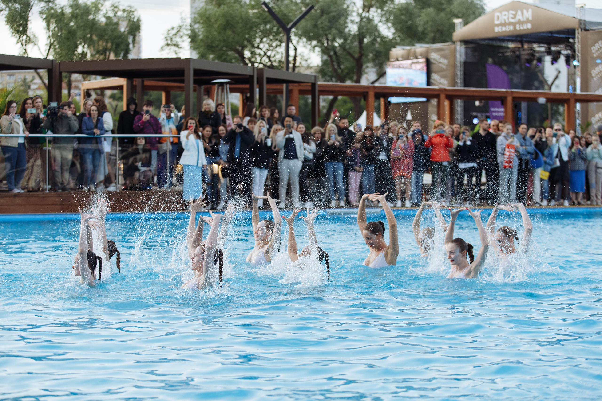Остров мечты Dream Beach Club (Открытие открытого бассейна в Москве). Репортажный фотограф на мероприятие в Москве Алексей Терентьев