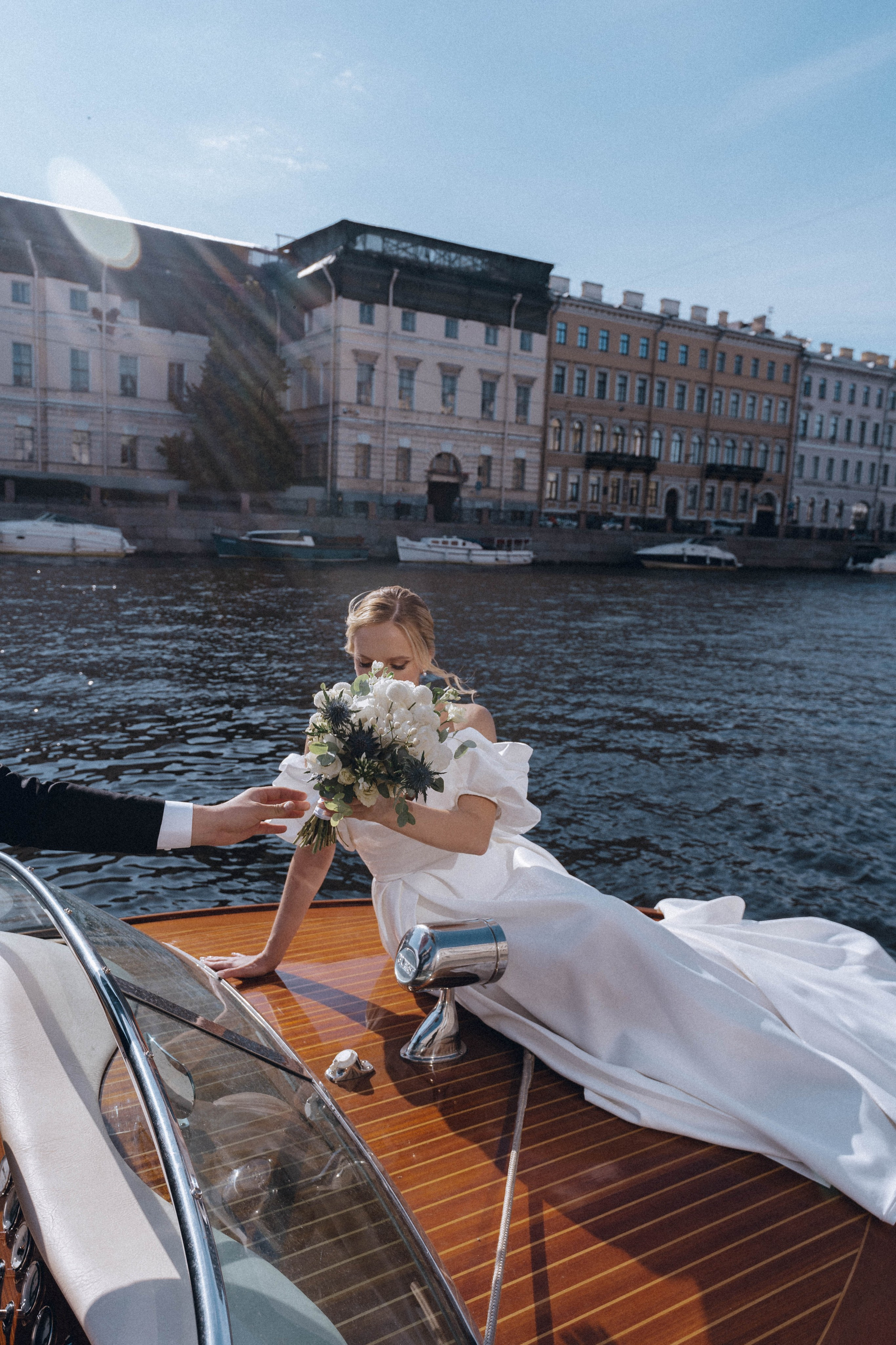СВАДЕНБНАЯ СЬЕМКА НА КАТЕРЕ ПО КАНАЛАМ САНКТ-ПЕТЕРБУРГА И В АКВАТОРИИ НЕВЫ. Профессиональный фотограф, Санкт-Петербург — Виктория Богомолова