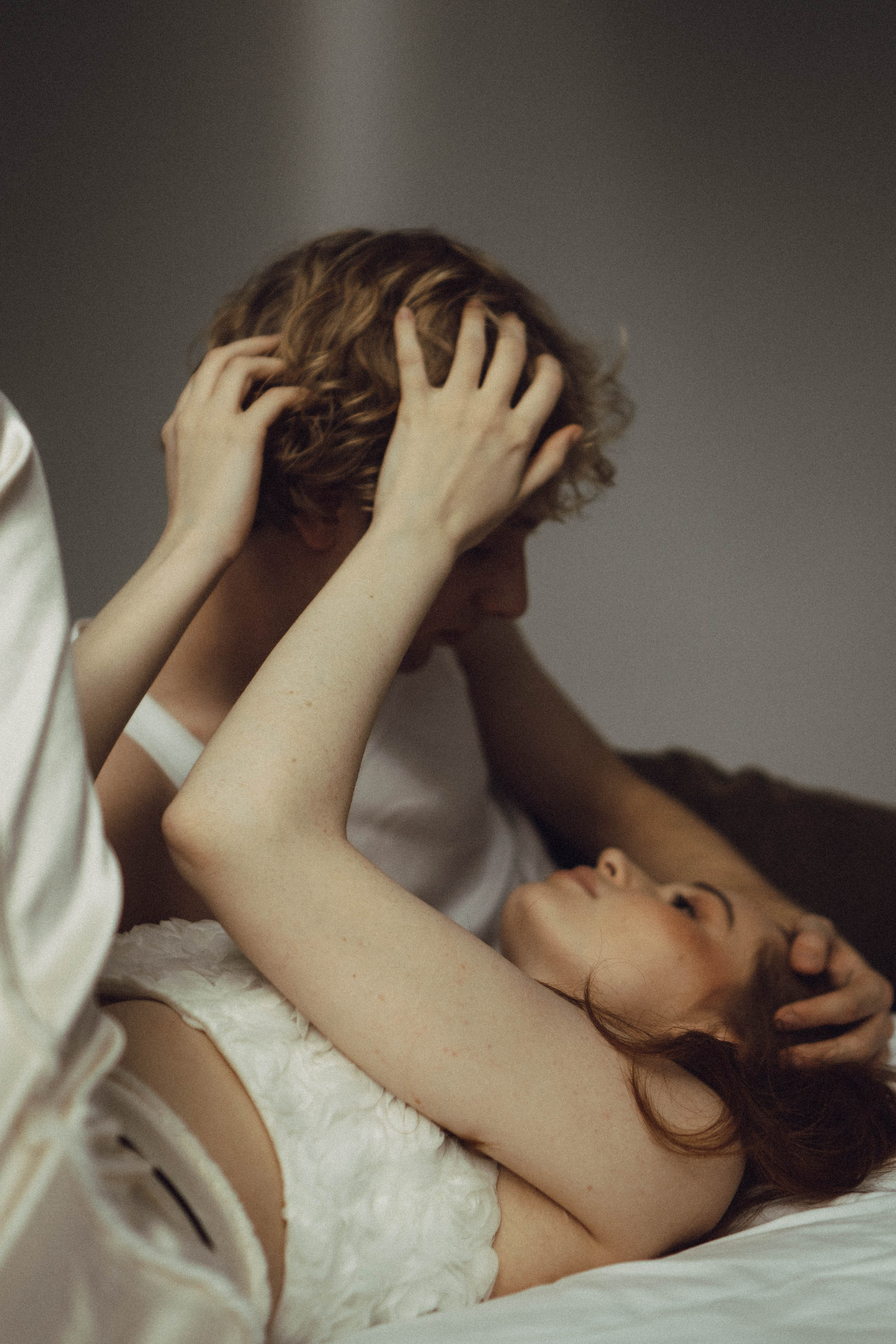 СВАДЕБНАЯ СЬЕМКА В ОТЕЛЕ. СБОРЫ ЖЕНИХА И НЕВЕСТЫ И ТАКЖЕ ТОР И ПОДГОТОВКА К ПРОГУЛКЕ. Профессиональный фотограф, Санкт-Петербург — Виктория Богомолова