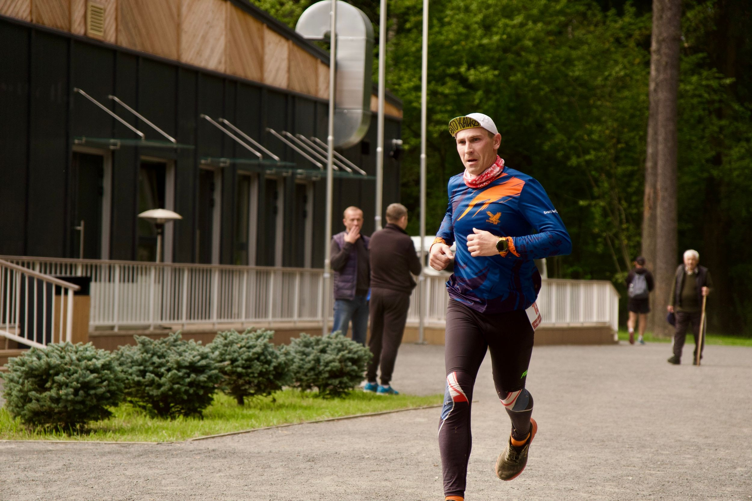 Забег в парке «Дубки». Кафе «БЕЛКА НАШЕПТАЛА». Ну оооочень концептуальное кафе