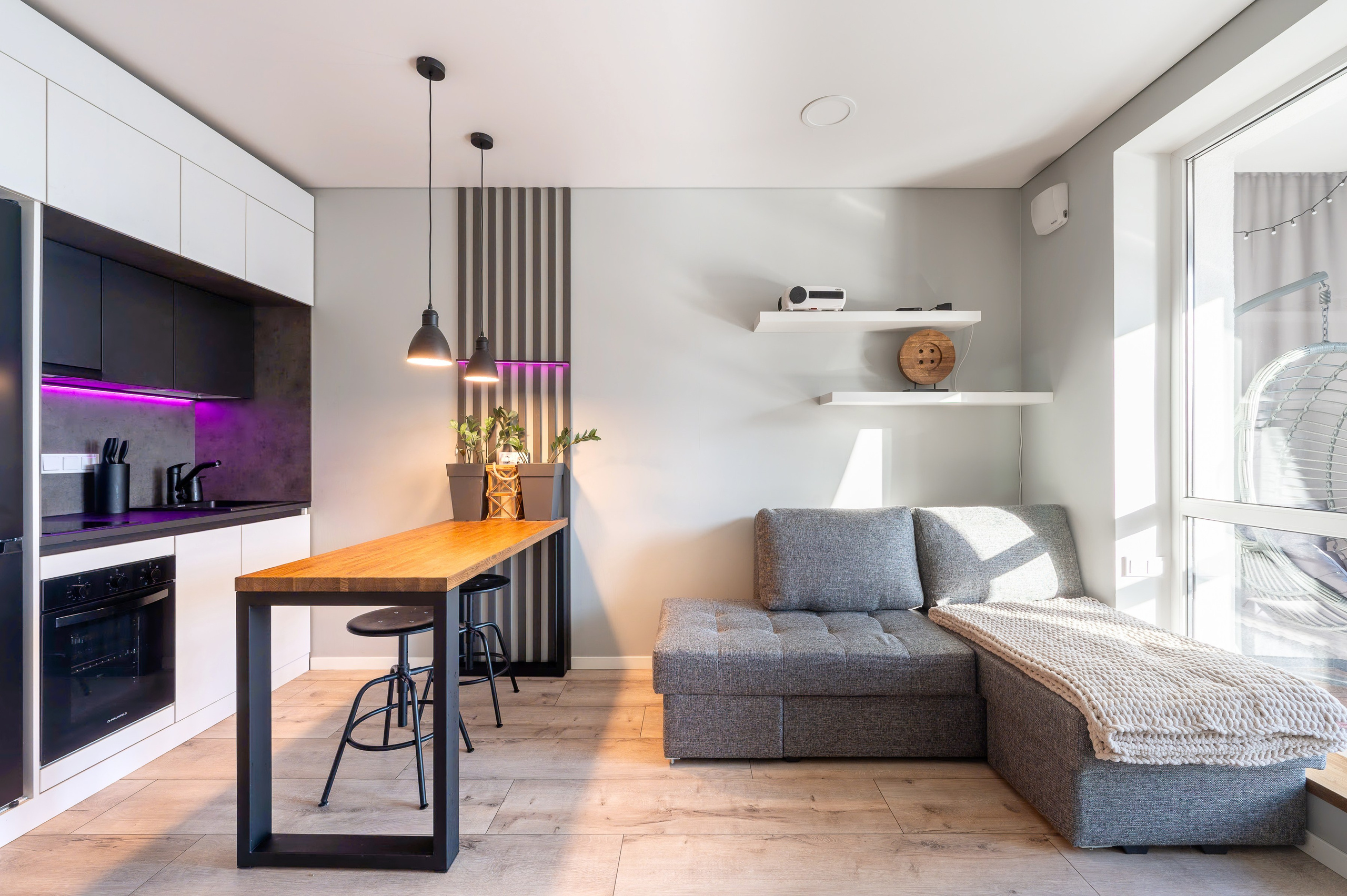 Студия на продажу, Лиговский пр-т. Интерьерный фотограф. Фото- видеосъемка недвижимости Санкт-Петербург