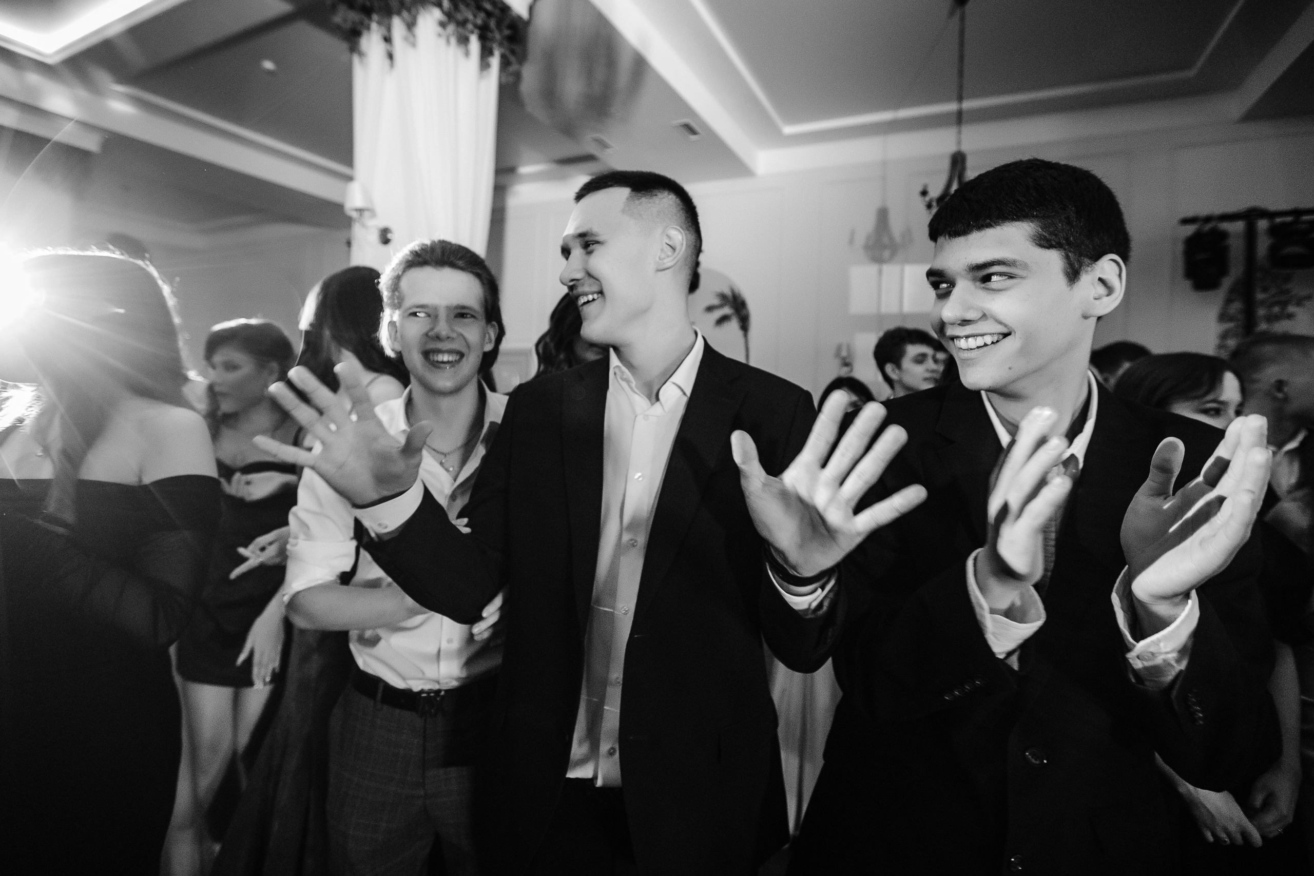 Выпускной Гимназия 1. Роман Урумбаев фотограф Нижневартовск