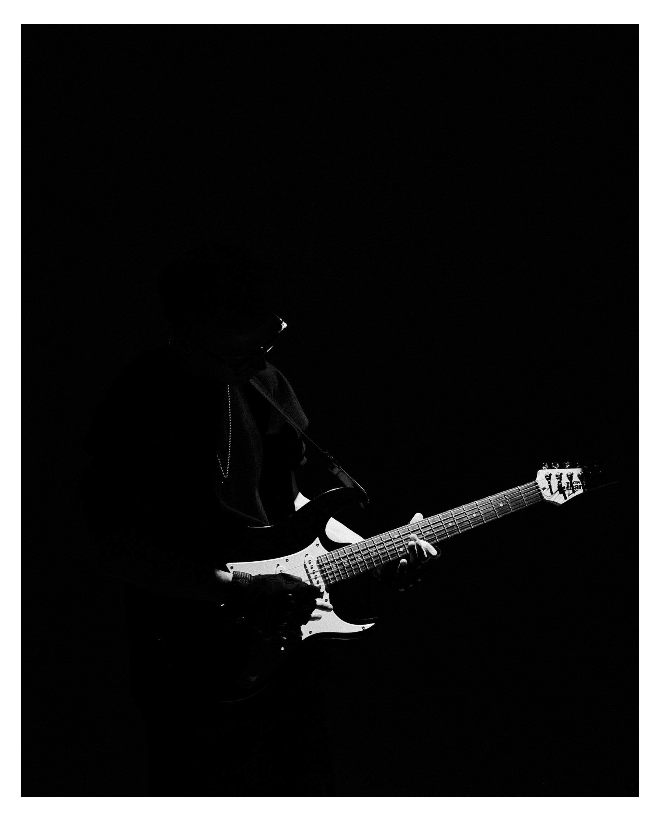 Сьемка на обложку музыкального альбома. Фэшн-фотография и портреты в Владивостоке. Превращаю съёмку в повествование — создаю образы с сюжетом, которые остаются в памяти