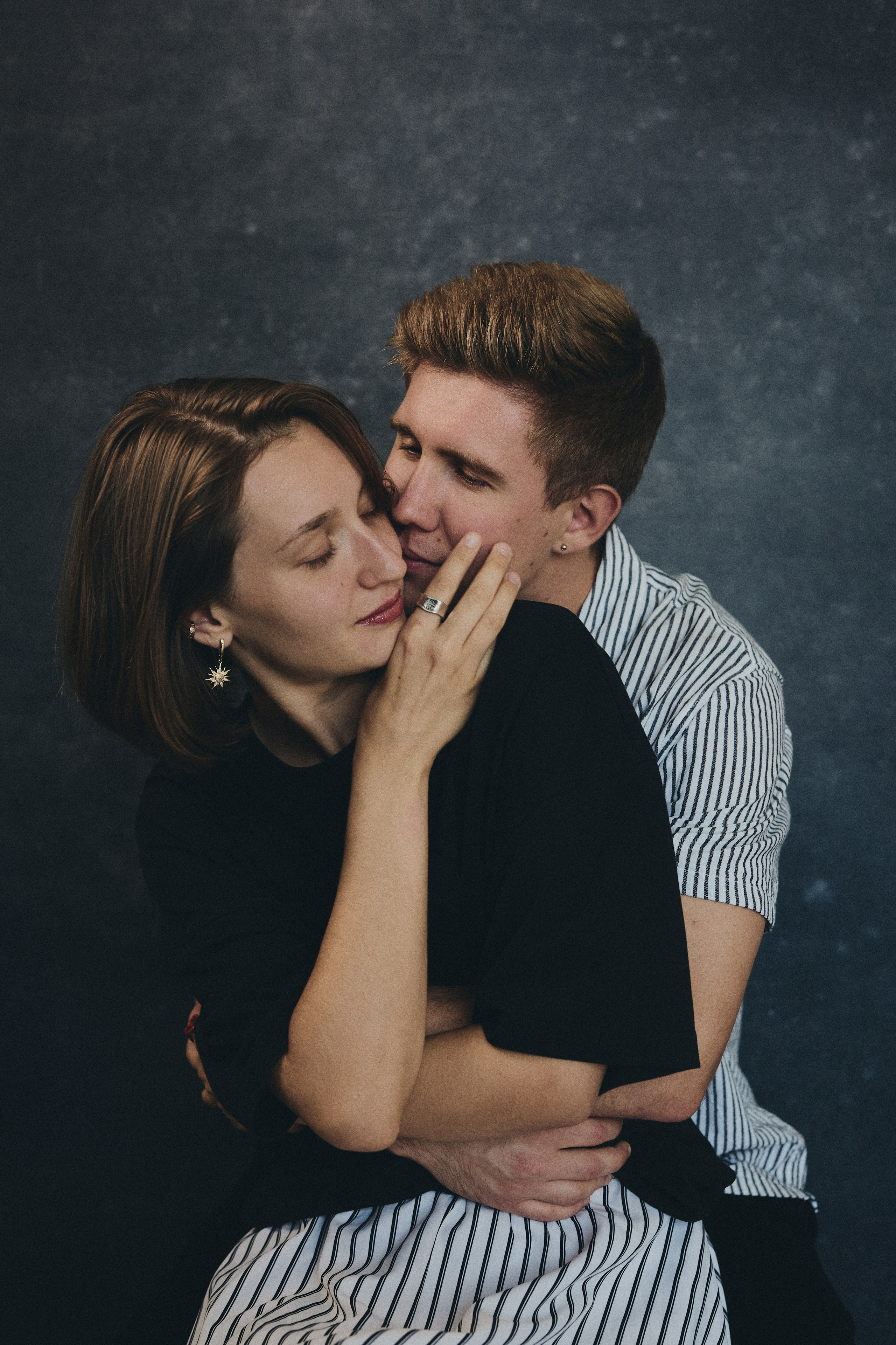 Love story Maxim Julia. Фэшн-фотография и портреты в Владивостоке. Превращаю съёмку в повествование — создаю образы с сюжетом, которые остаются в памяти