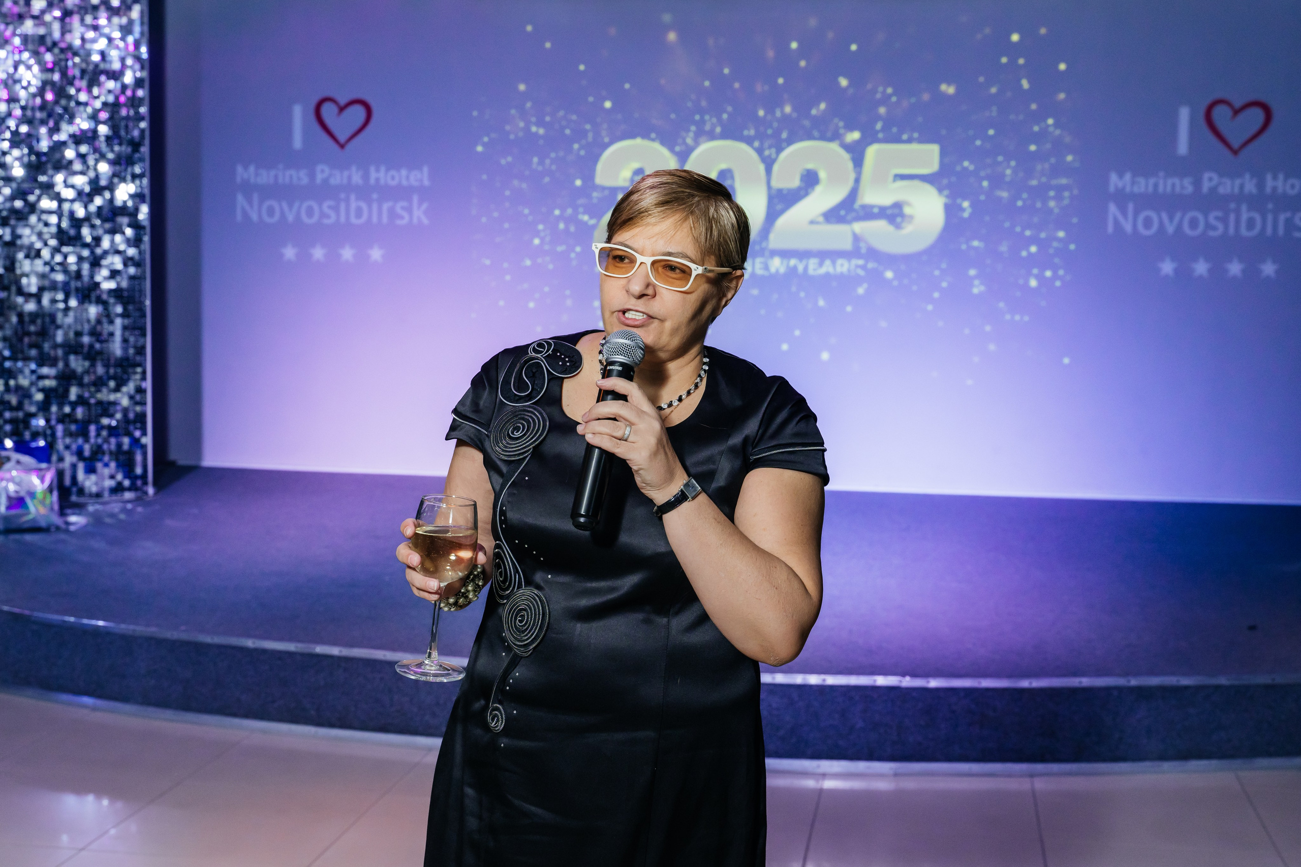 Фотограф на корпоратив. Свадебный фотограф в Новосибирске Maxfotonsk (Максим Сысолятин)