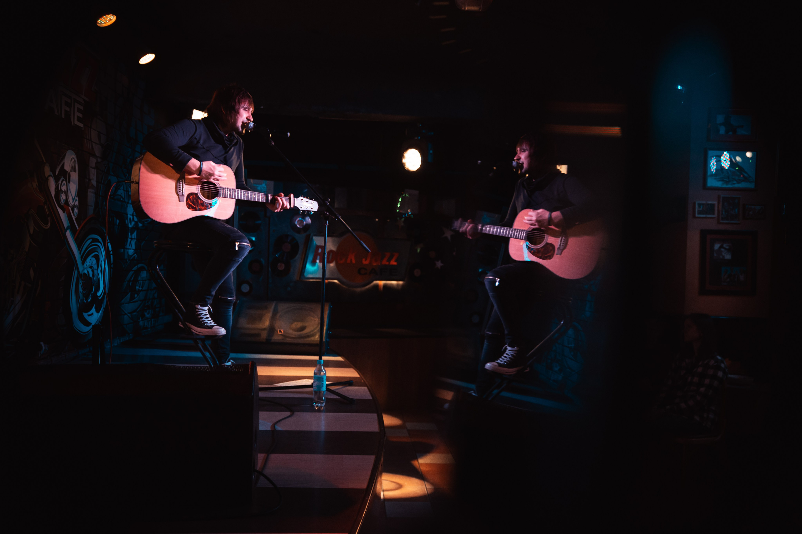 Денис Михайлов, гр.Обе-рек, Рок-джаз кафе, 14.12.2025. Фотограф Регина Крикунова г. Красноярск