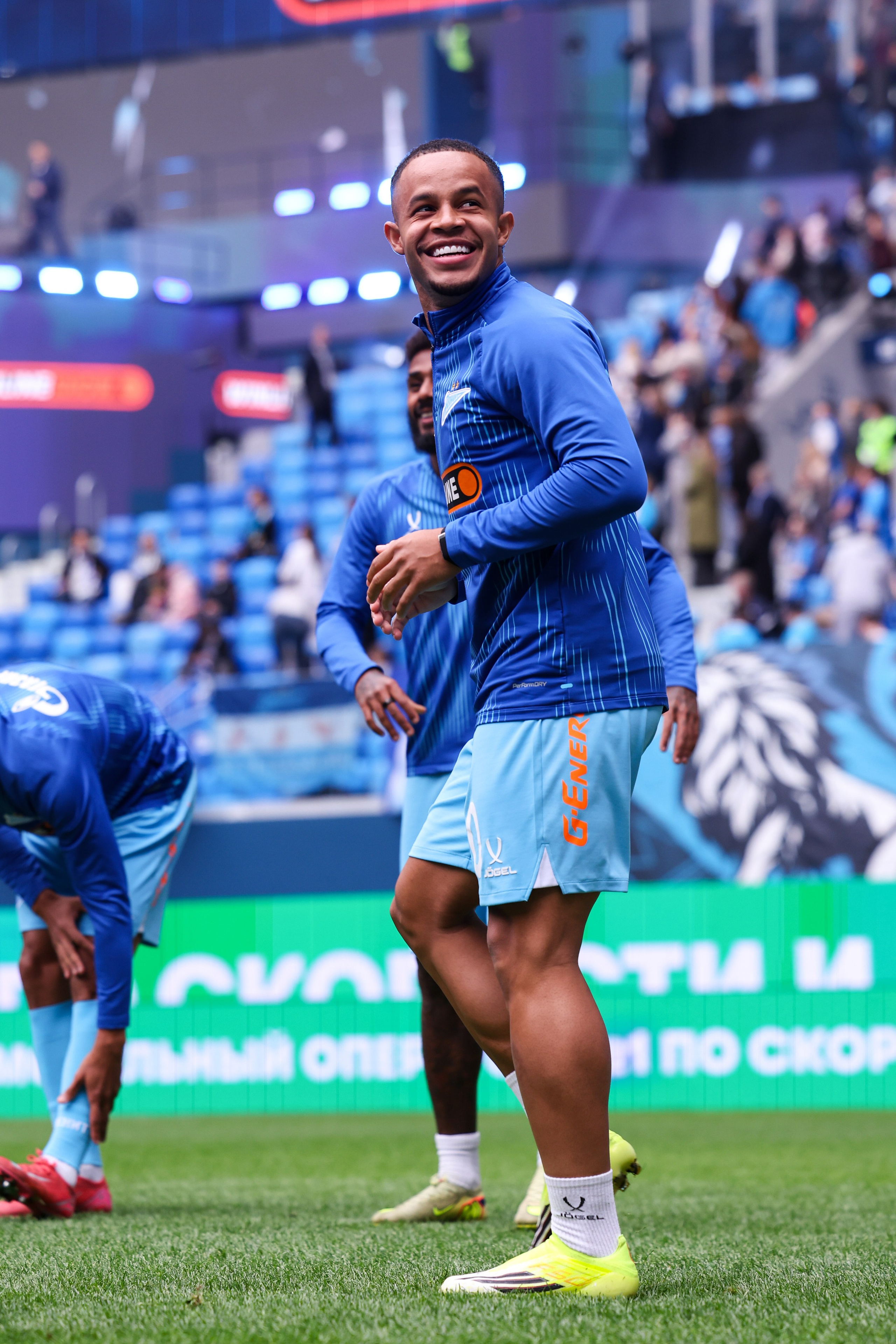 ФК «Зенит» — ФК «Крылья советов». Спортивный и репортажный фотограф Антон Тереханов