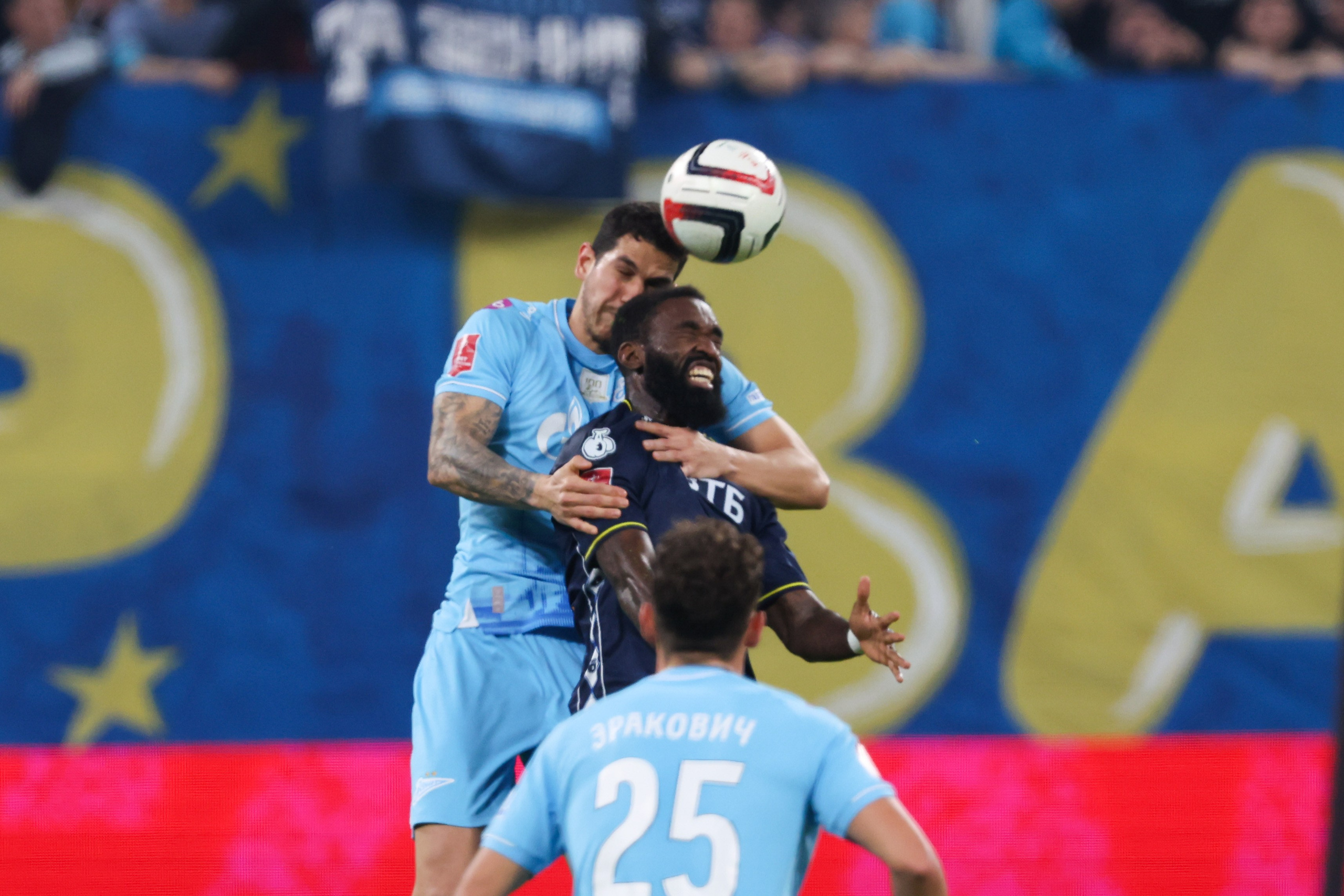 ФК «Зенит — ФК «Динамо» Москва 05.11.2025. Спортивный и репортажный фотограф Антон Тереханов