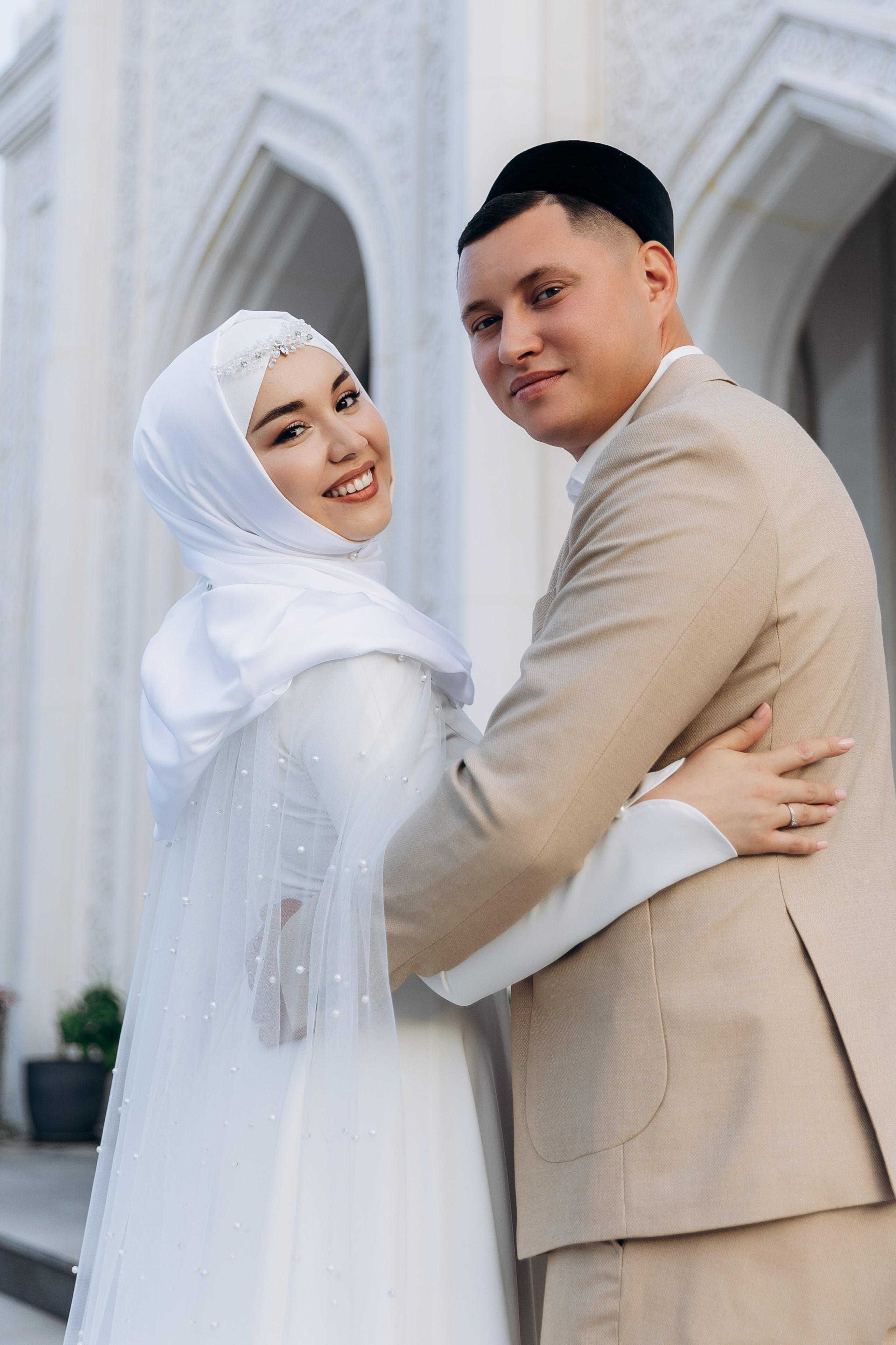 никах в мечети Ирек, фотосессия в мечети Ирек, фотограф на никах в Казани Ranas4you, образ невесты на никах, завязывание платка Казань, платье на никах Казань