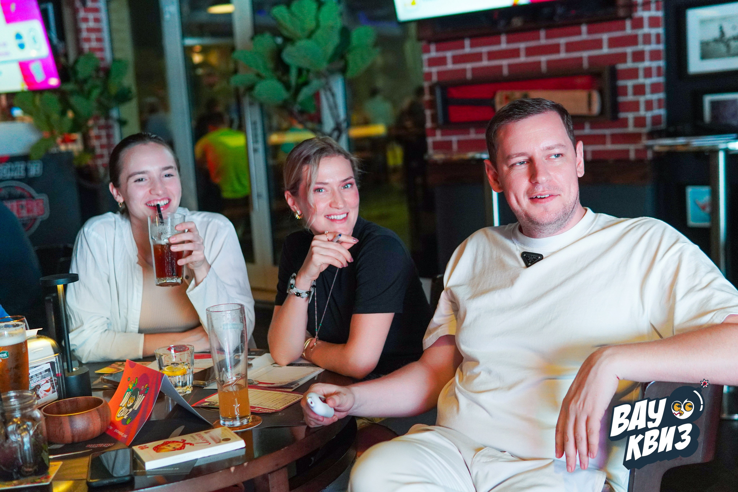 WOW QUIZ DUBAI. Фото | Видео Контент Мишель Ватаманюк