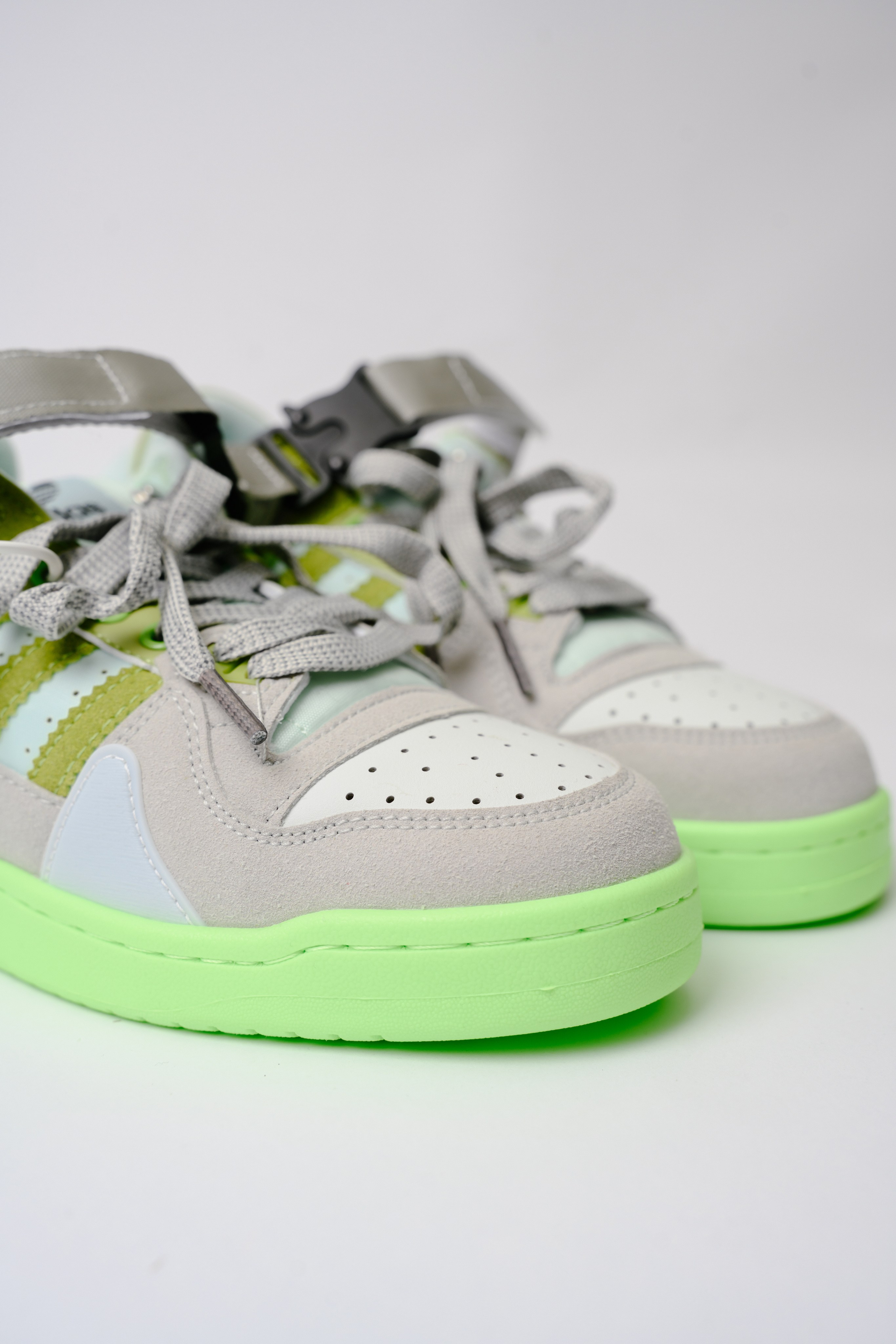 Кроссовки для wb. Фотограф в Красноярске