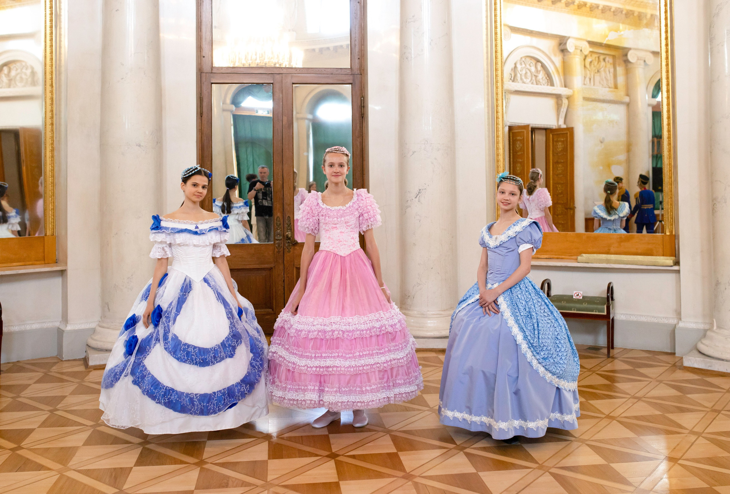 Костюмированный детский праздник во дворце. Фотограф на праздник, корпоратив, День Рождения и Юбилей в г. Санкт-Петербурге Алексей Анкушев