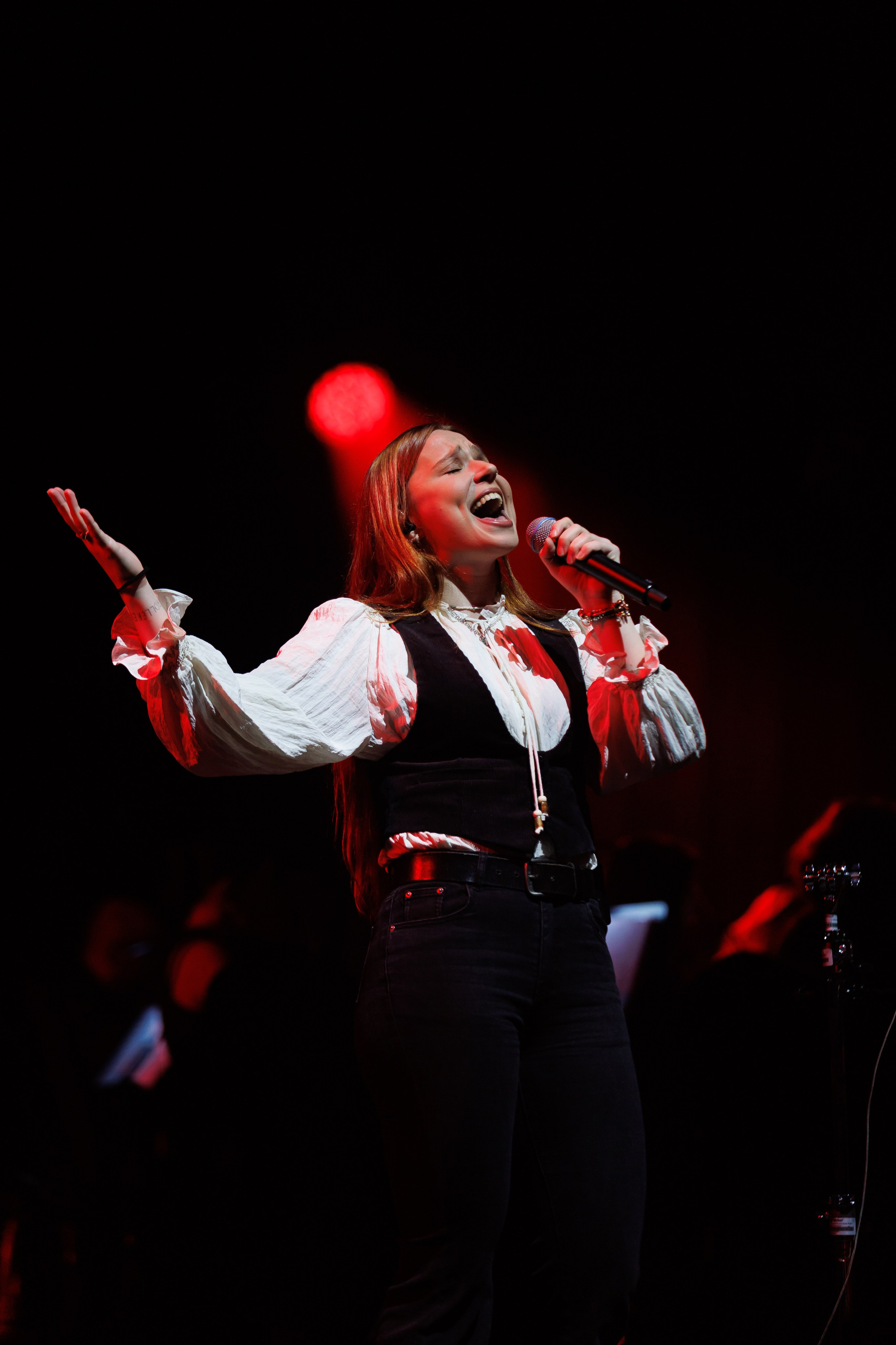 Concert Photography in Dubai — Anton Belyaev Live Performance. Evgen Yatsenko — Photographer in Dubai