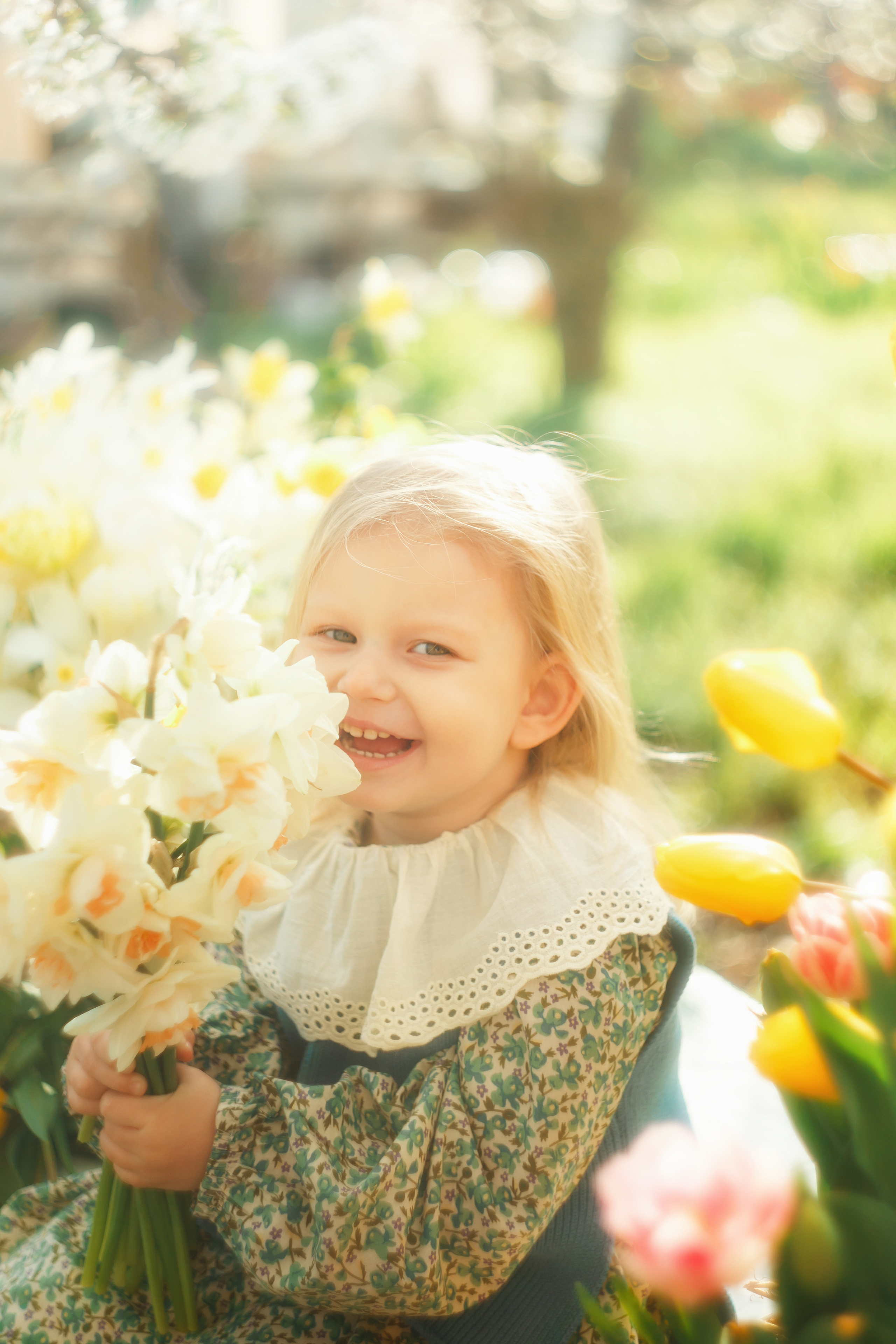 Ляля и тюльпаны. Свадебный и семейный фотограф  Новочеркасск Виктория Литвиненко