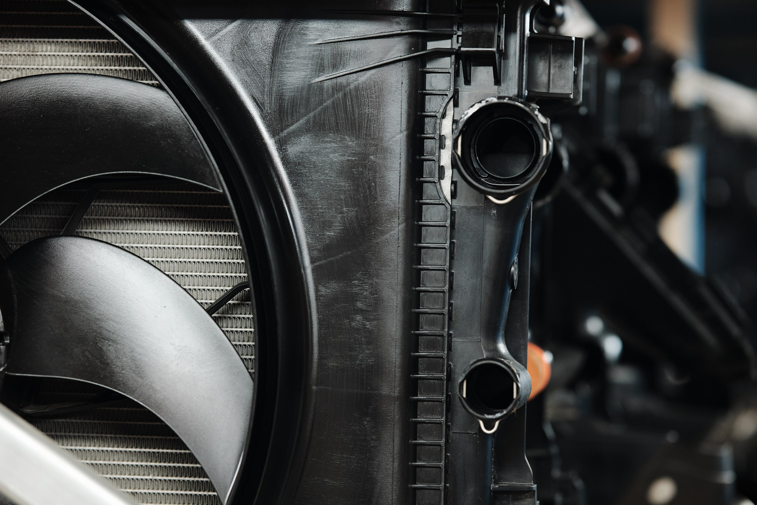 «Радиатор охлаждения двигателя Mercedes-Benz GLS X167 оригинальная запчасть»«Водяной радиатор Mercedes-Benz GLE W167 с креплениями и патрубками»«Комплект охлаждения Mercedes-Benz GLK X204 новый оригинал»«Радиатор охлаждения Mercedes-Benz ML W166 для двигателя 3.0L дизель»«Оригинальный радиатор кондиционера Mercedes-Benz GLS X167 с датчиками»«Пакет охлаждения Mercedes-Benz GLE Coupe C292 с вентиляторами и трубками»«Радиатор охлаждения двигателя Mercedes-Benz GLC X253 с усиленными патрубками»«Водяной радиатор Mercedes-Benz ML W166 бензиновый двигатель 3.5L»«Радиатор охлаждения Mercedes-Maybach GLS X167 с дополнительным теплообменником»«Комплект радиаторов Mercedes-Benz GLE W167 с расширительным бачком»