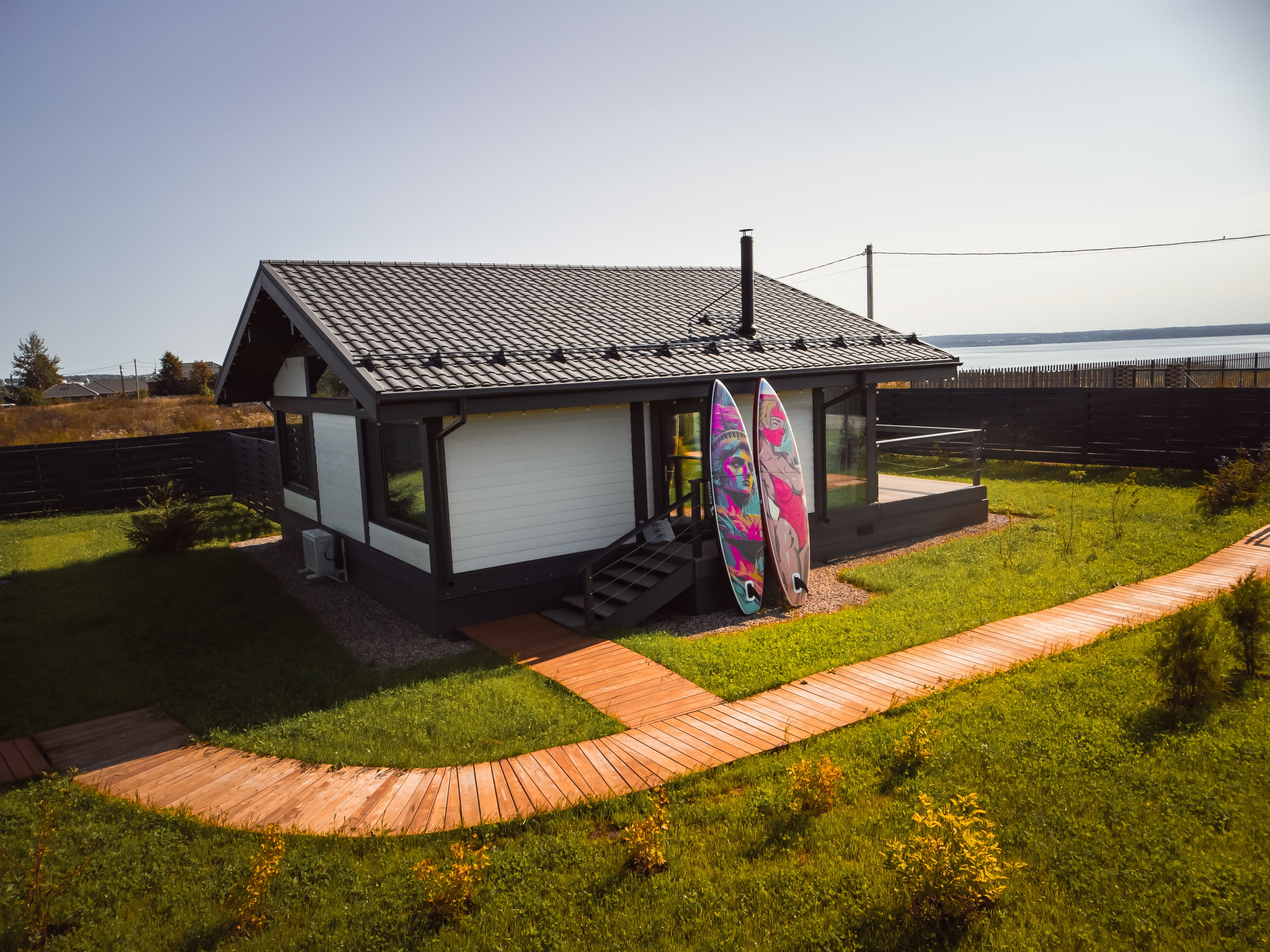 Переславль - Залесский, Загородный клуб "ОЗЕРО", Плещеево озеро, национальный парк, небо, трава, лето, день, дом