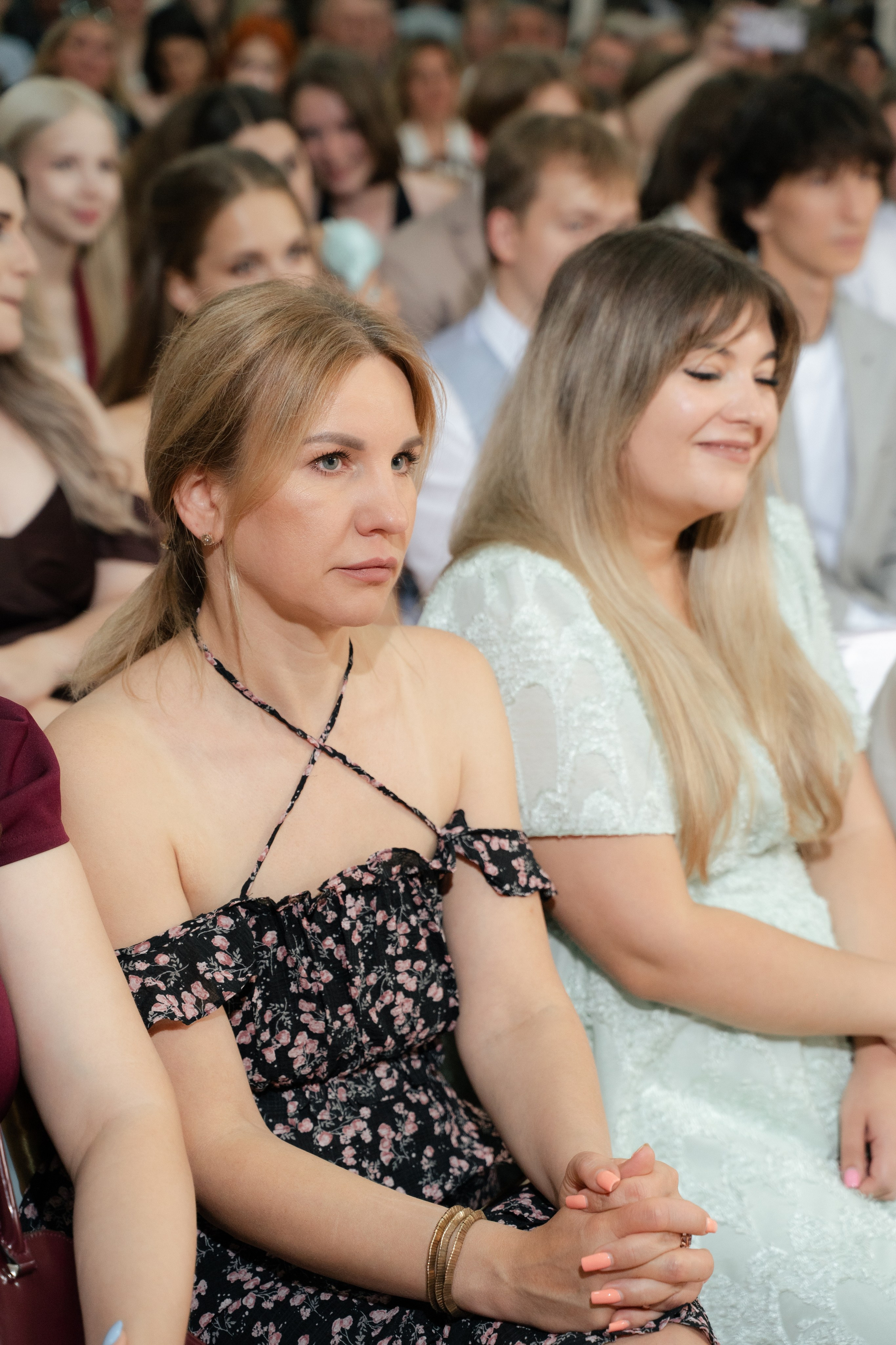 40 Школа 11 класс вручение аттестатов. Выпускные альбомы Натальи Бутко: Новороссийск, Анапа, Геленджик