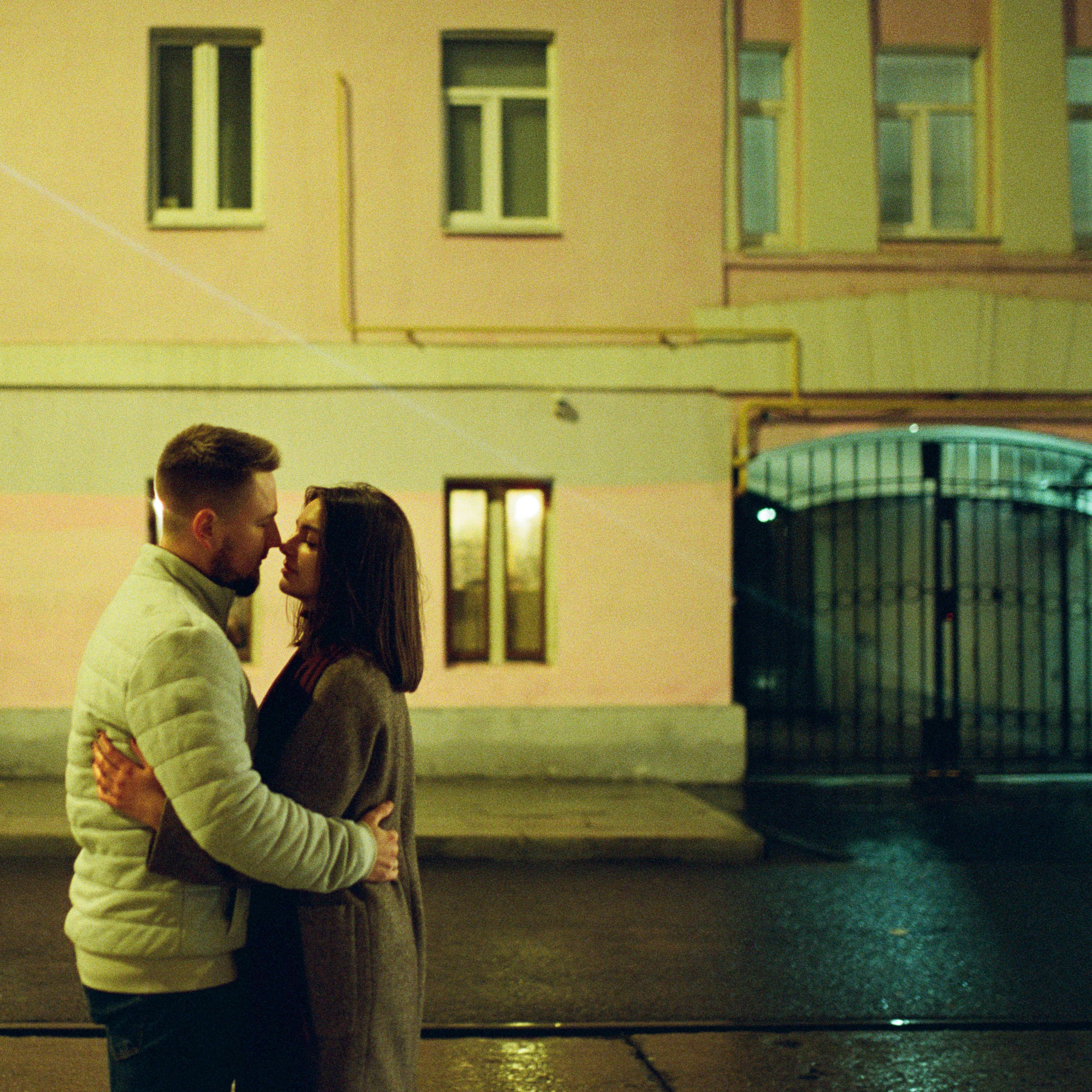 Вероника и Василий. В уютных переулках Москвы. Цифра и плёнка. Настя Оленченко, портретный/семейный фотограф на цифру и плёнку Москва