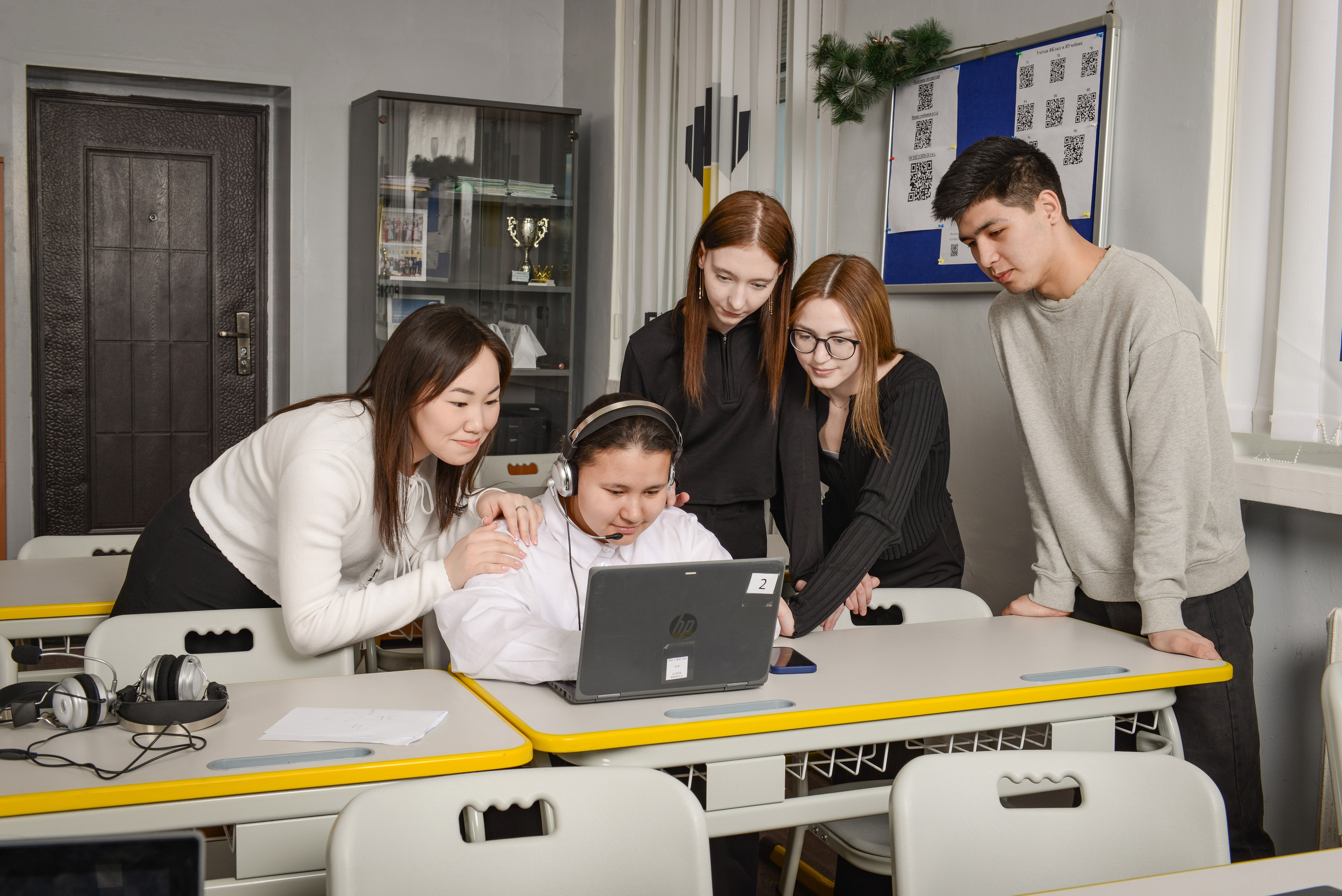 Групповые снимки в школе. Татьяна Гойда портретный и семейный фотограф Ленск. Выпускные альбомы