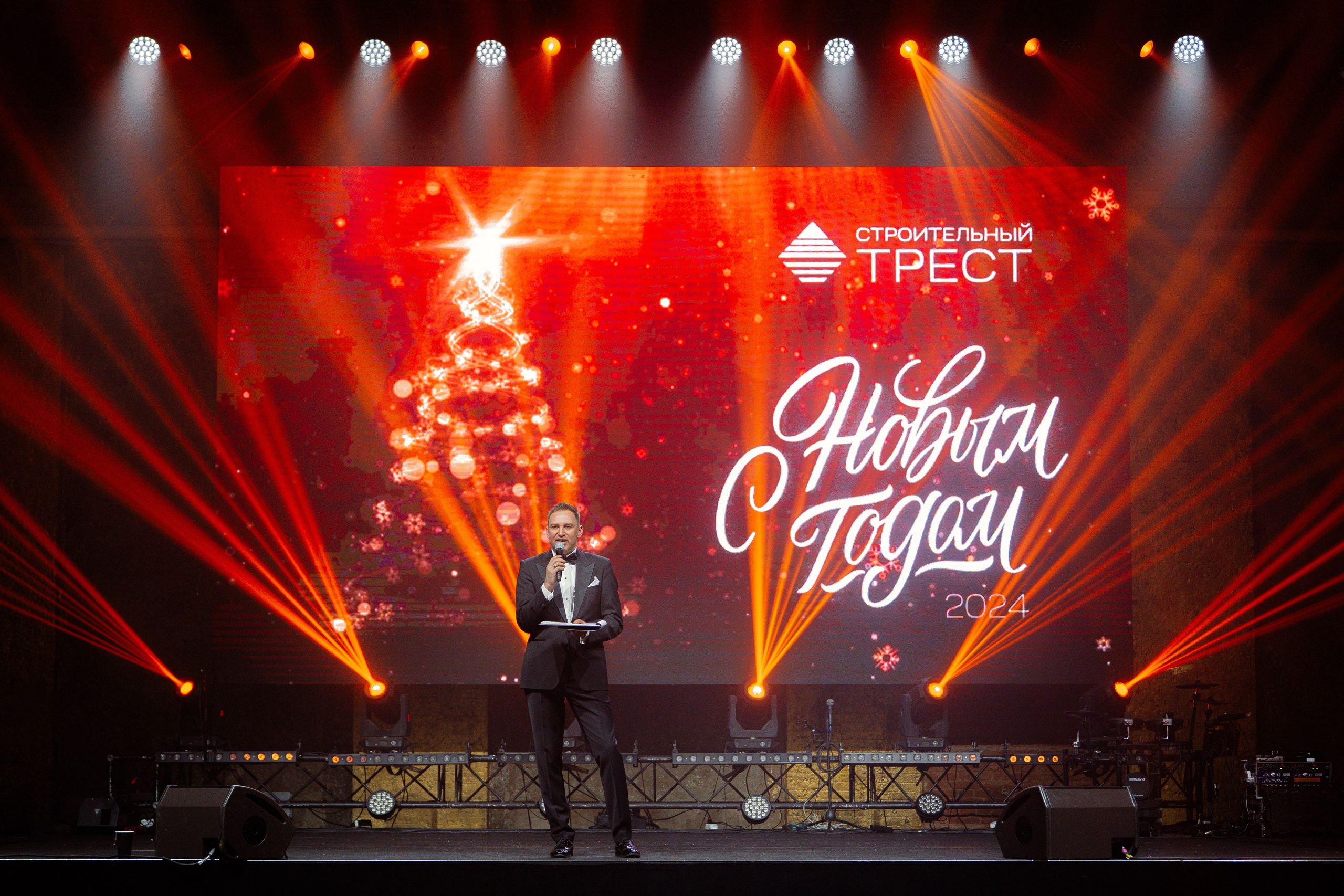 Новогодний корпоратив. КОРПОРАТИВНЫЙ, ИМИДЖЕВЫЙ И РЕПОРТАЖНЫЙ ФОТОГРАФ МАКСИМ МЕШ