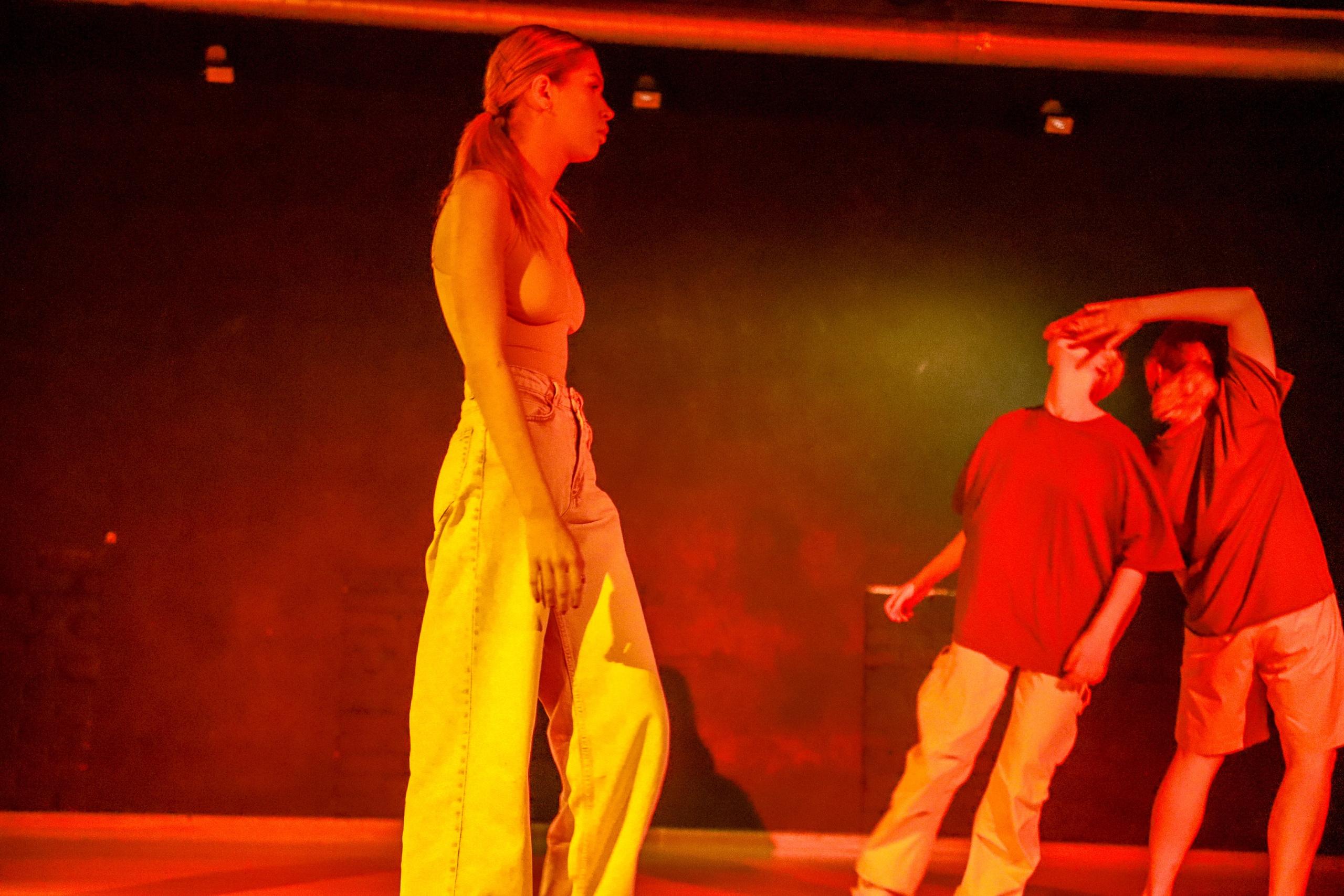 Современный показ Подземка. Небесные ласточки. Фотограф Юлия Мальцева