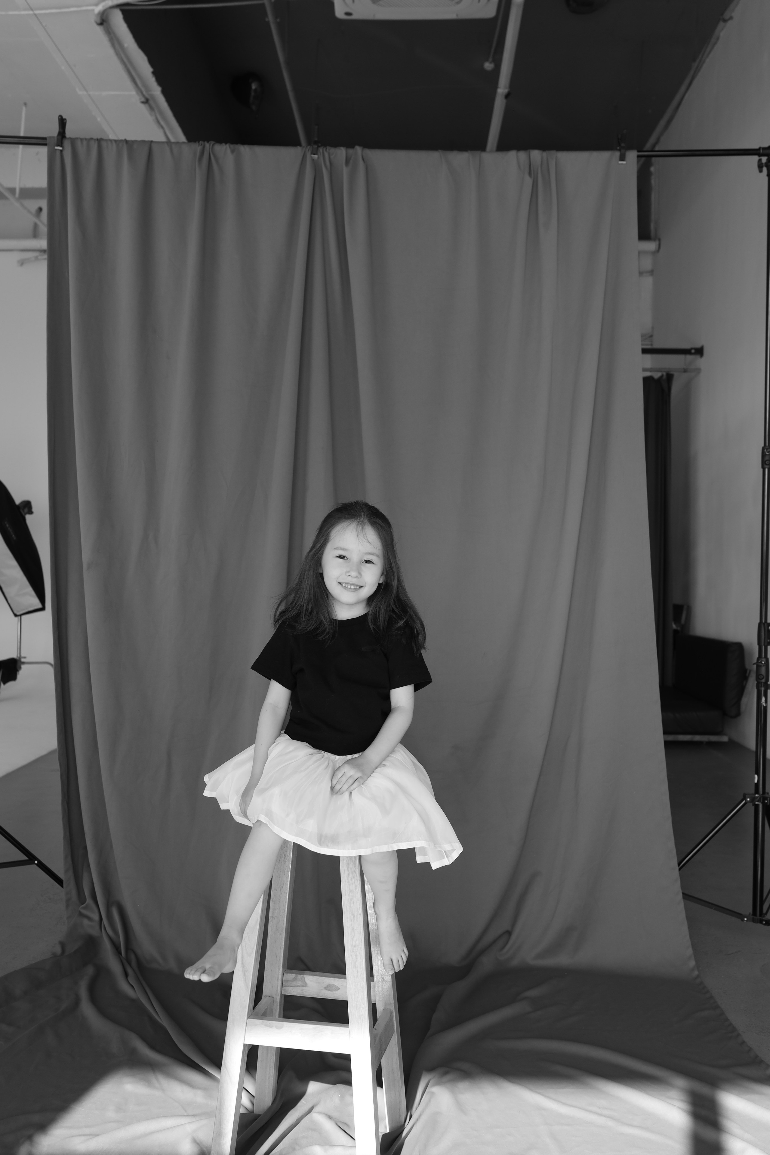 Фотосессия мама доча в студии. Коммерческий фотограф в Алматы Марина Милис. Съёмка для брендов, компаний и проектов
