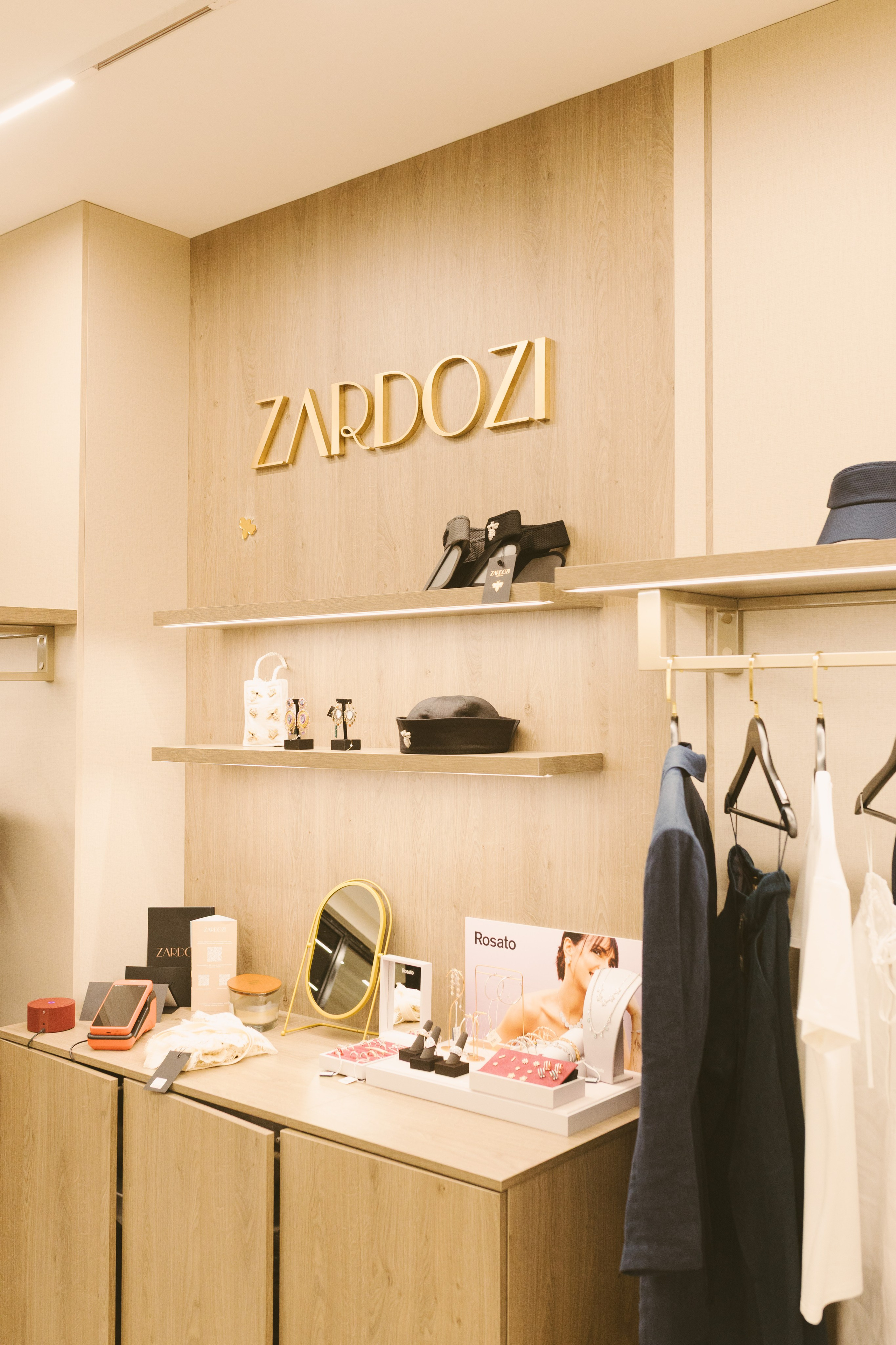 Ивент в бутике Zardozi. Коммерческий фотограф в Алматы Марина Милис. Съёмка для брендов, компаний и проектов