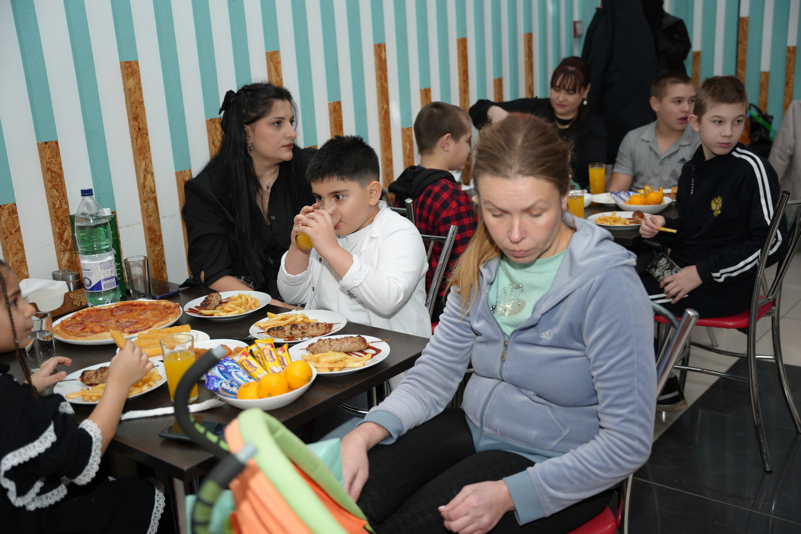 Социально —благотворительная акция «Ты в этом мире не один», посвященная Международному дню инвалидов. ВЫПУСКНЫЕ АЛЬБОМЫ, Школьный фотограф, семейный и свадебный в Саратове и области Ольга Плаксина