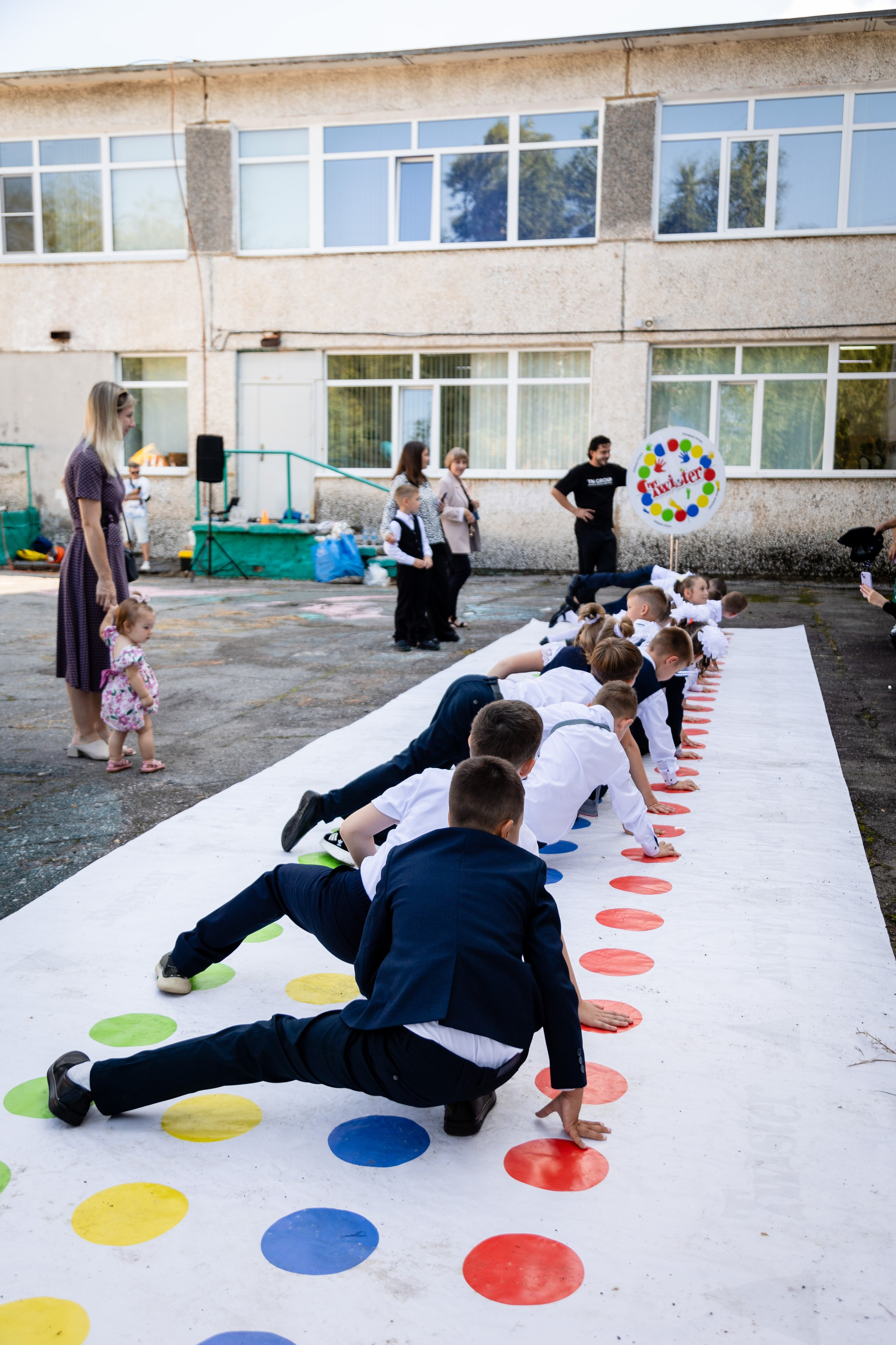 Гимназия № 50. Детский фотограф видеограф в Хабаровске Михаил Орлов