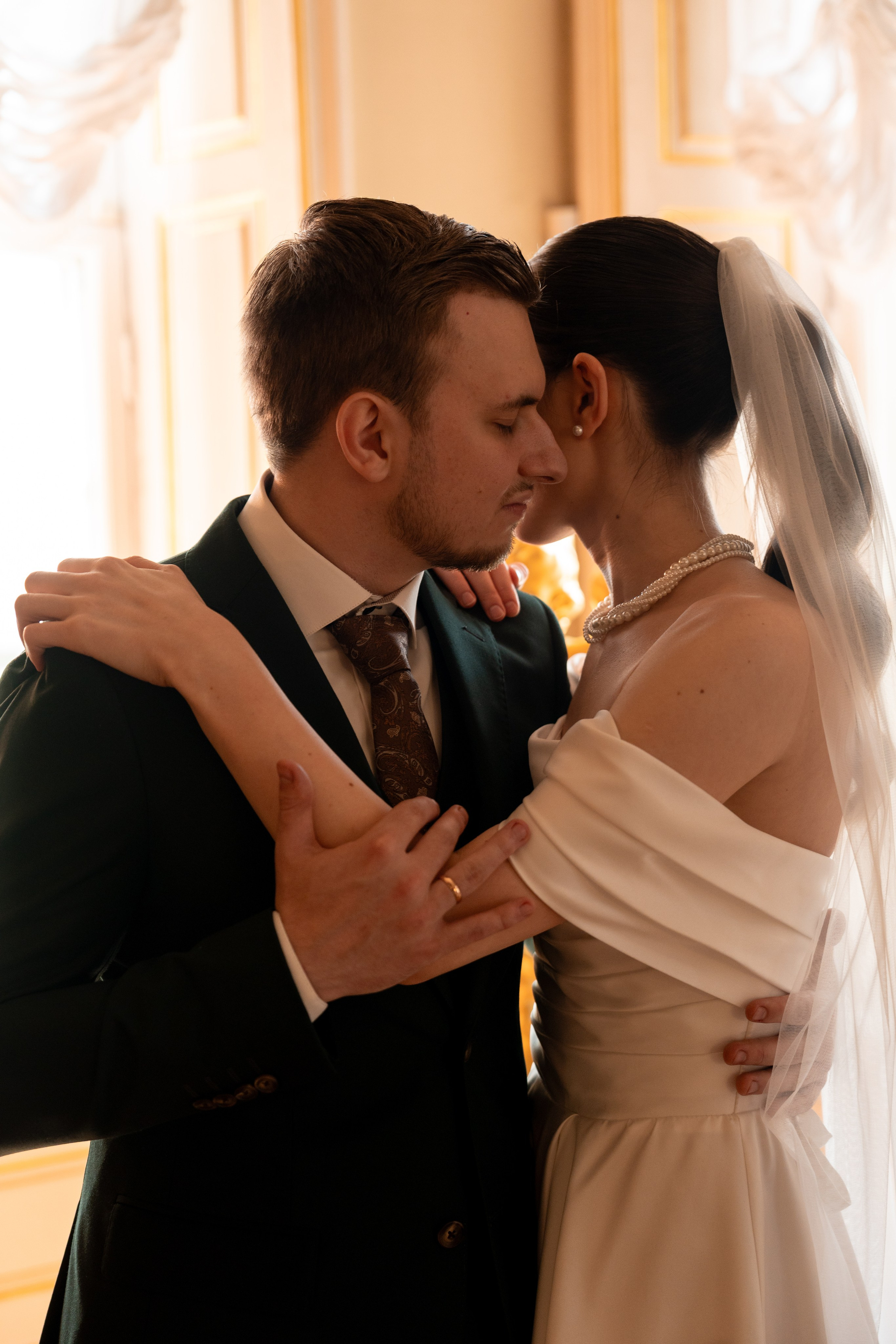 Влад и Илина в Кусково. Свадебный фотограф в Москве Анна Полушина