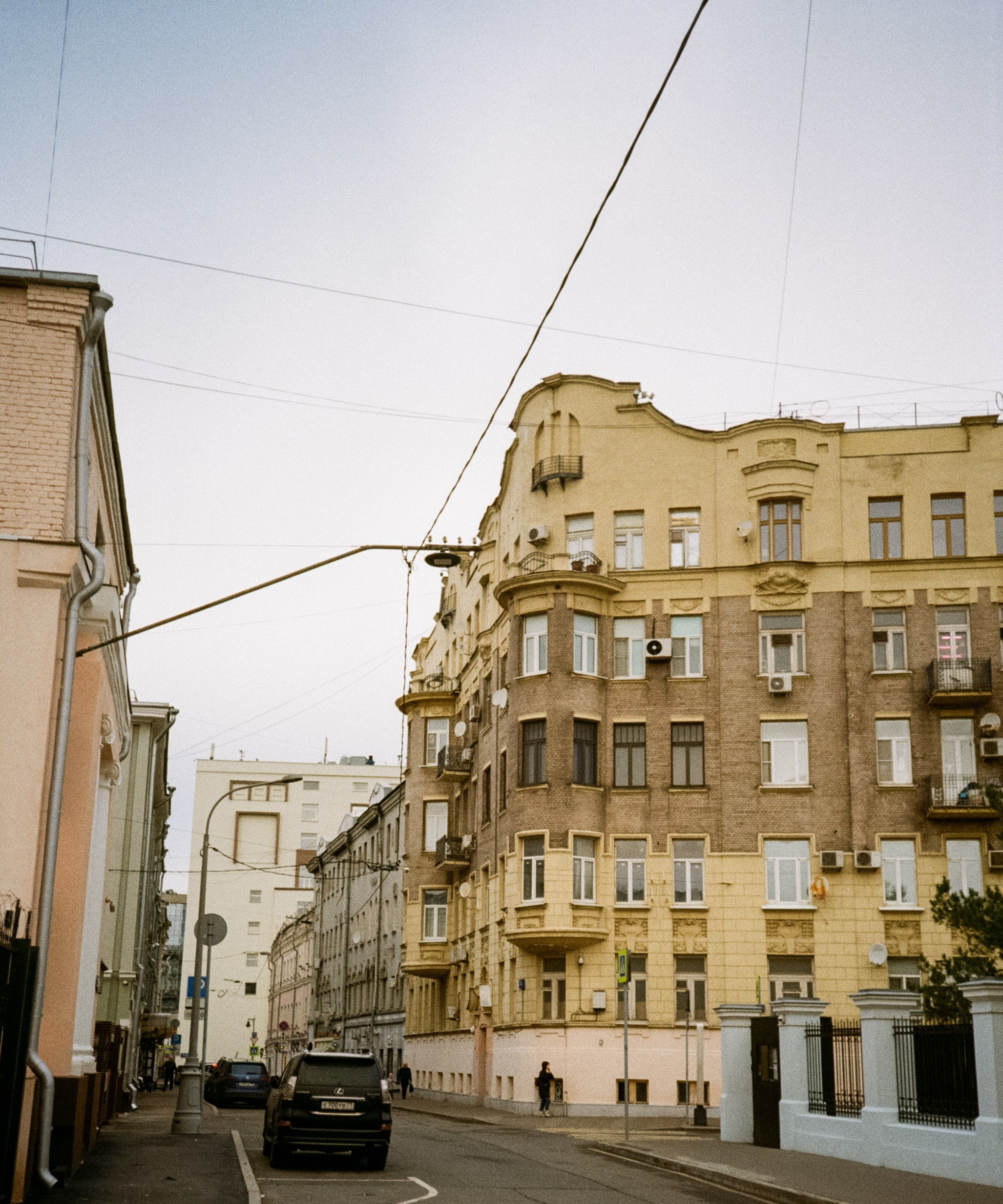 Чистые пруды, Покровка, Потаповский переулок / Cosina CX-1 / Kodak ProImage 100