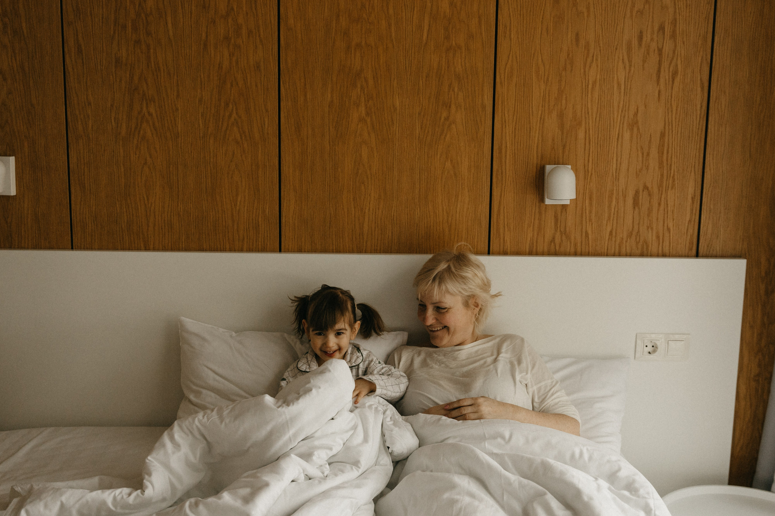 Оля и Василиса. Главная