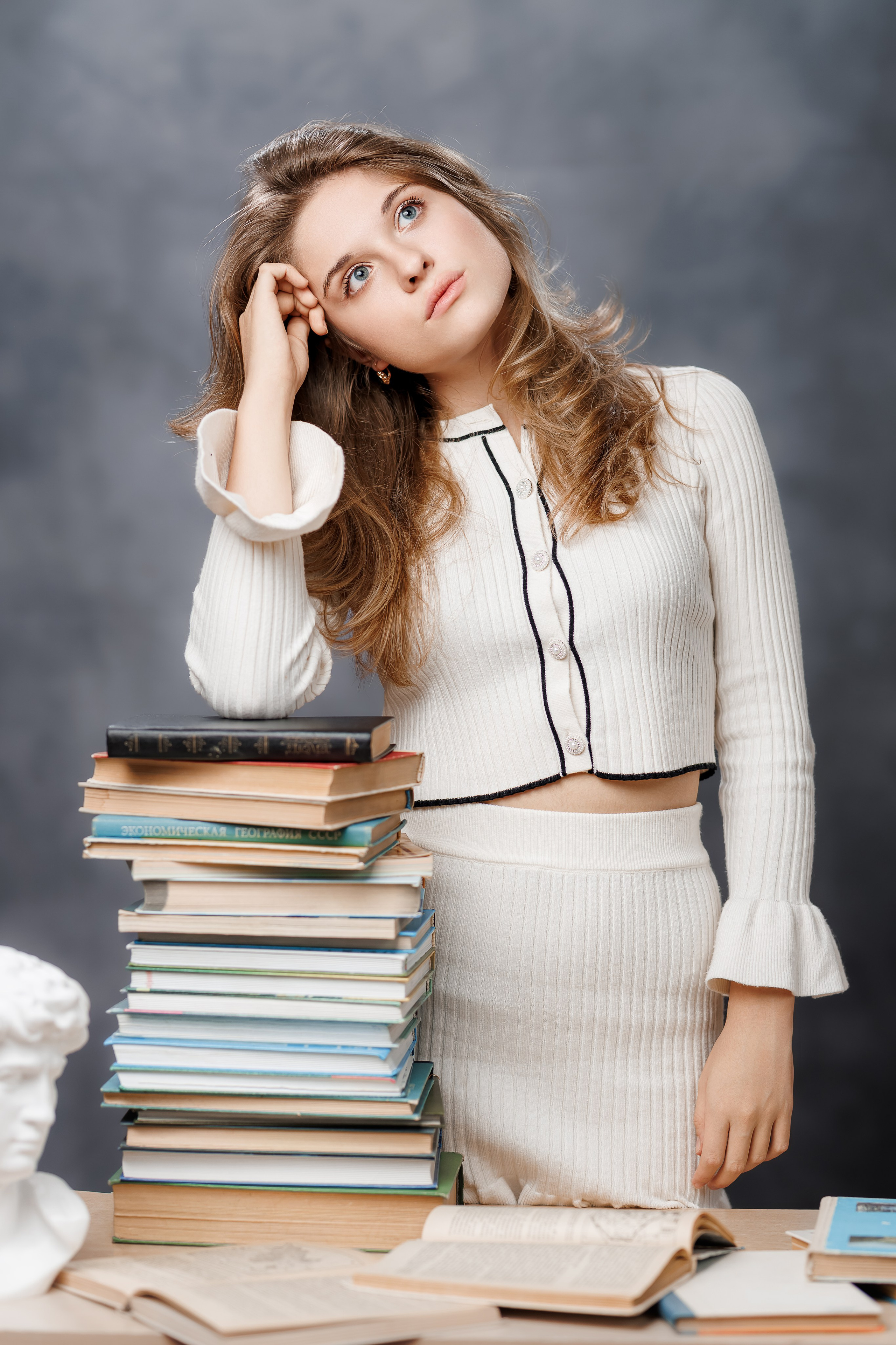 Портреты на однотонном фоне. Семейный и детский фотограф Комина Елена, Власиха, Одинцово