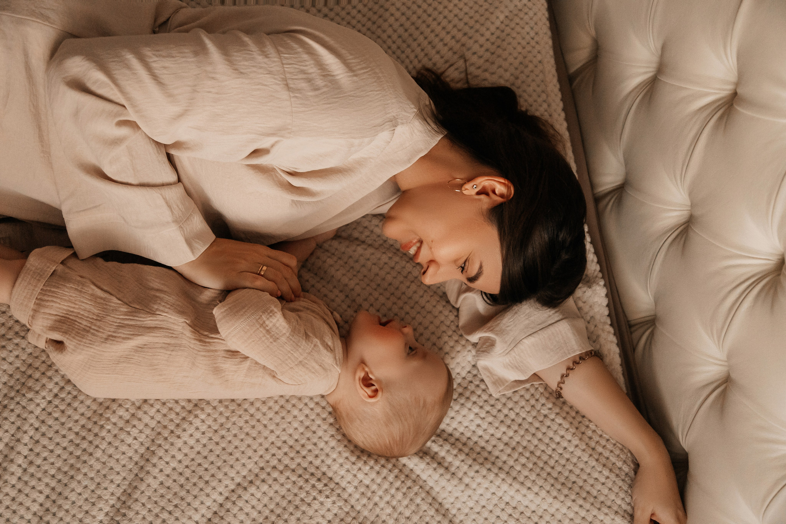 Домашняя съемка мамы с малышом Екатеринбург. ТОПовый фотограф новорожденных newborn и беременности, Екатеринбург