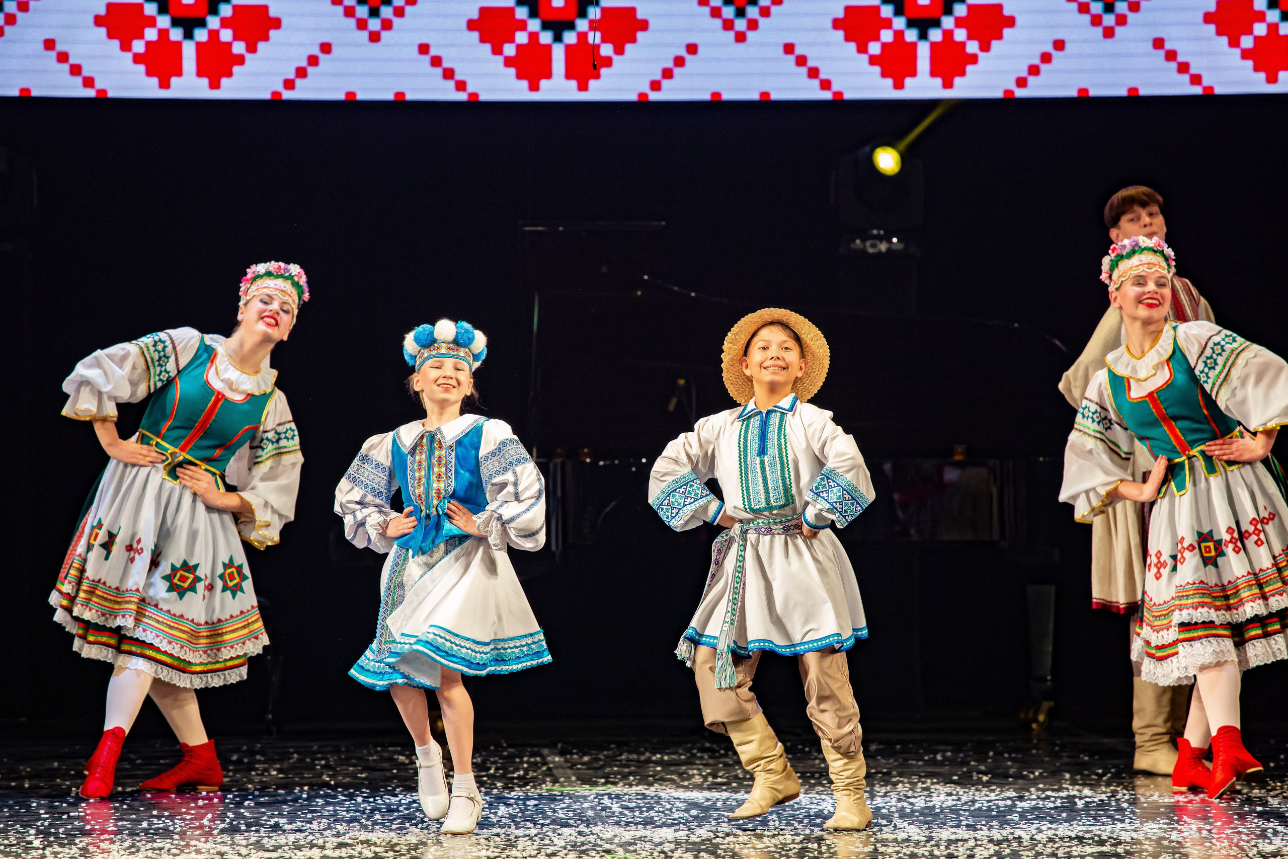 Закрытие года семьи в Сочи Зимний театр. Фотограф в Сочи Юрий Шептаев