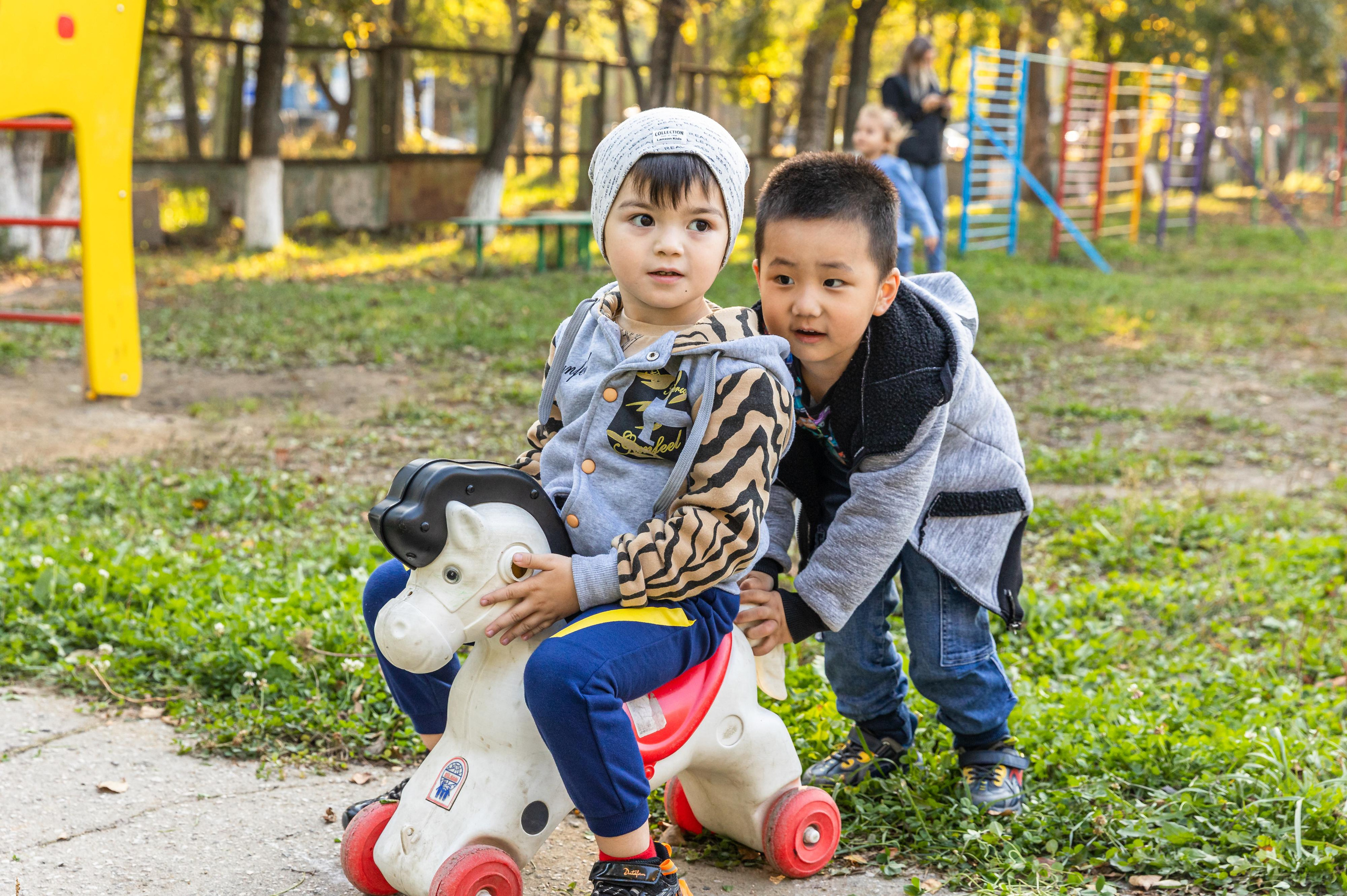 Репортажная съемка в саду. Детский семейный фотограф в г. Находка Ольга Коваленко, фотостудия Memories