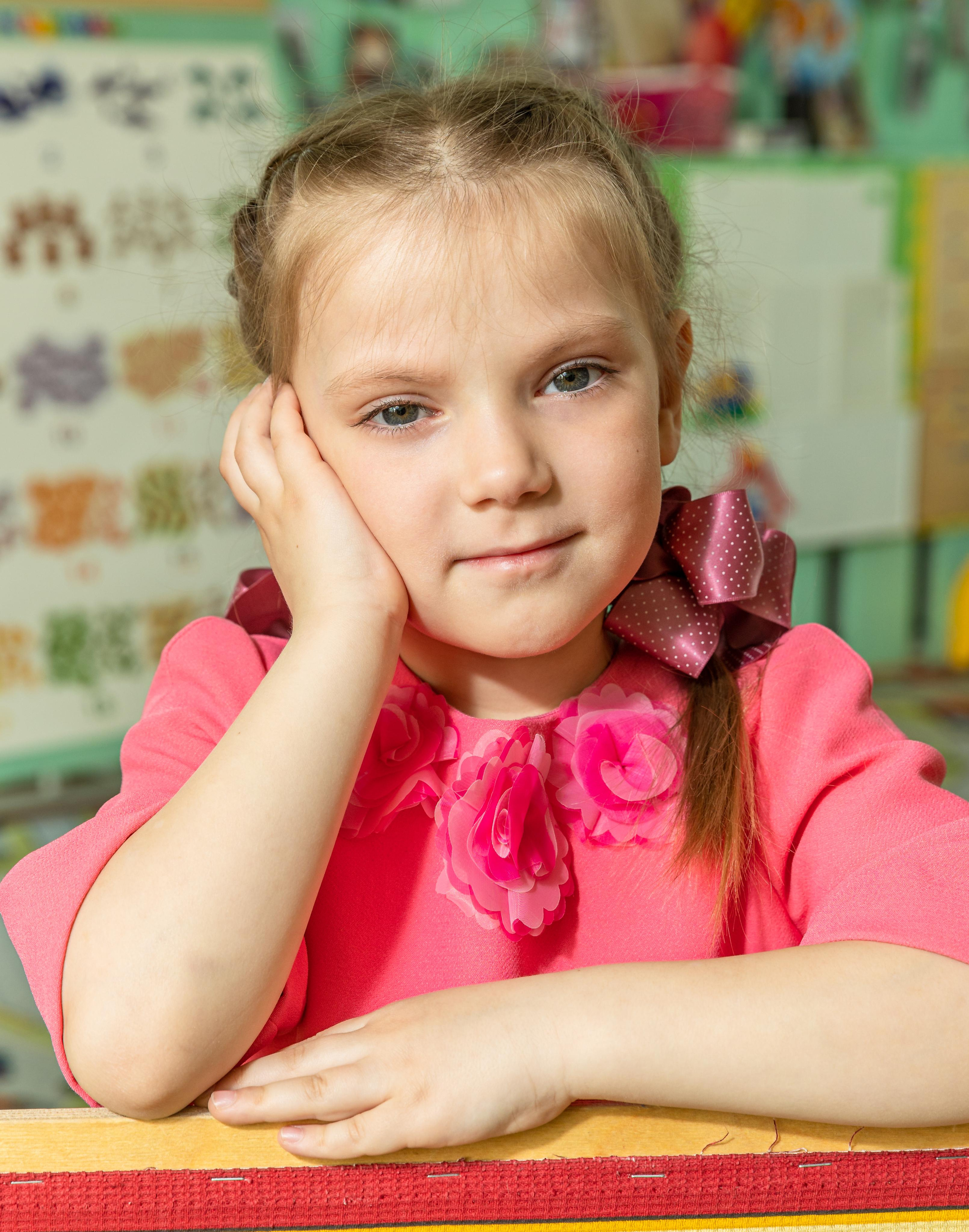 постановочная съемка в саду, школе