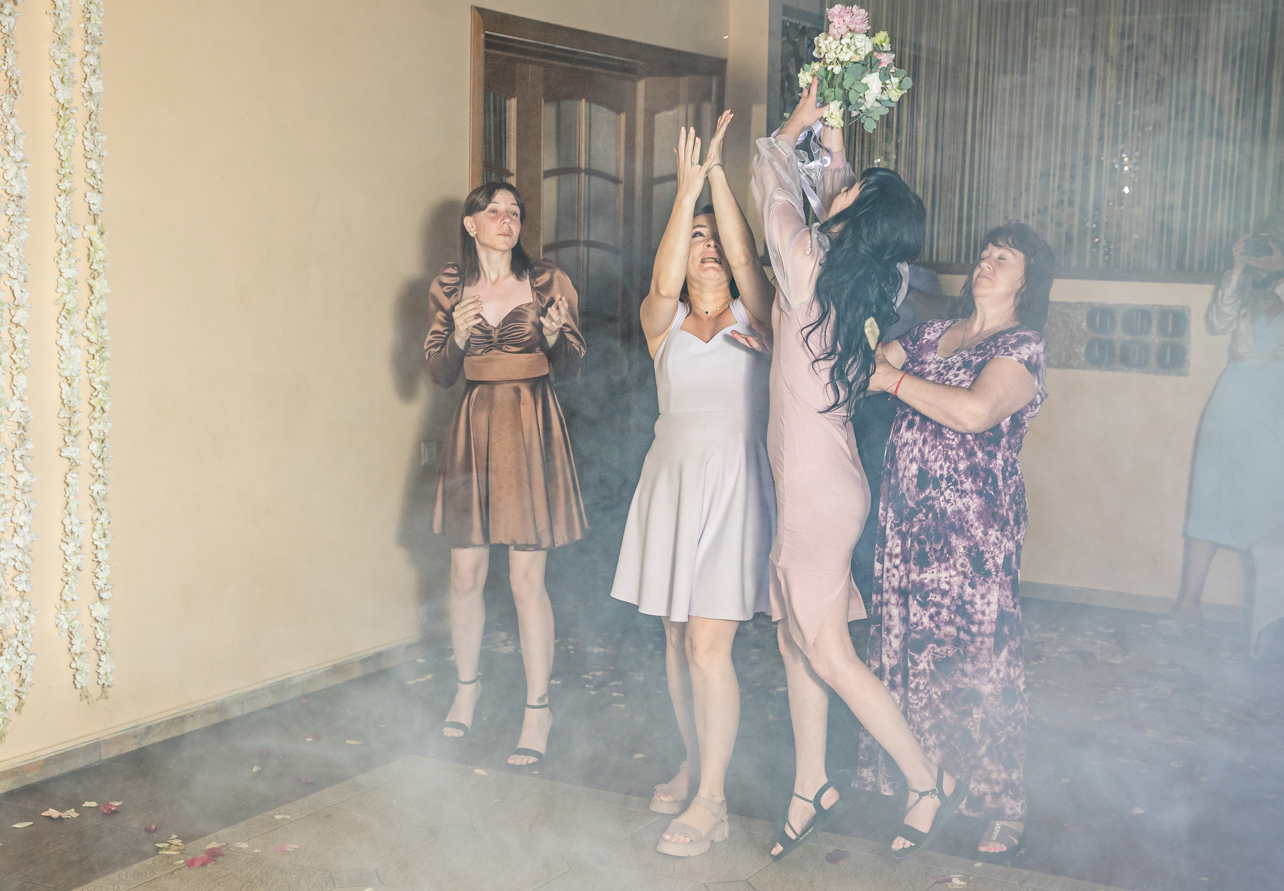 Летняя свадьба (утро невесты, прогулка, ресторан). Детский семейный фотограф в г. Находка Ольга Коваленко, фотостудия Memories