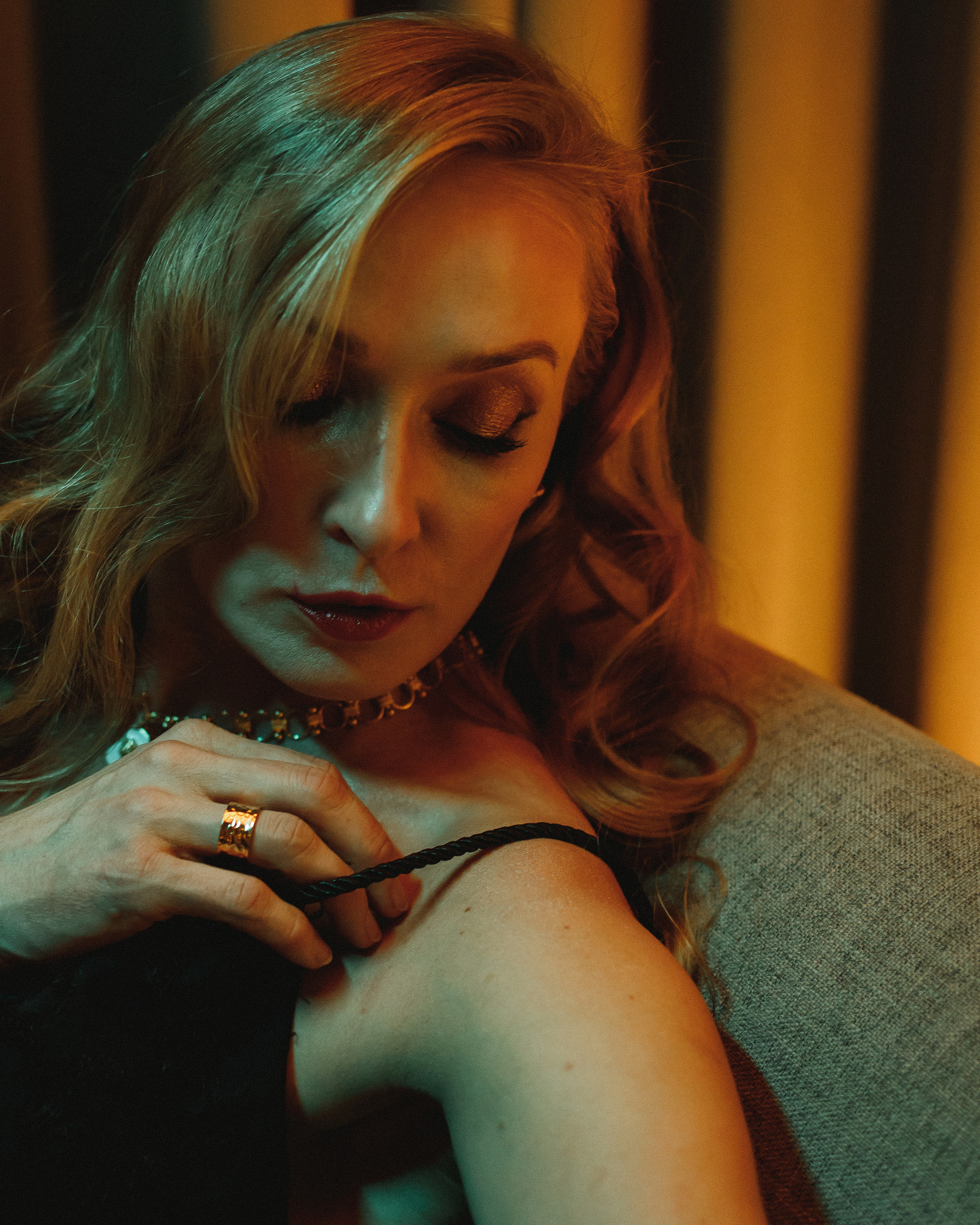 Woman and wine. Фотограф Андрей Куськало