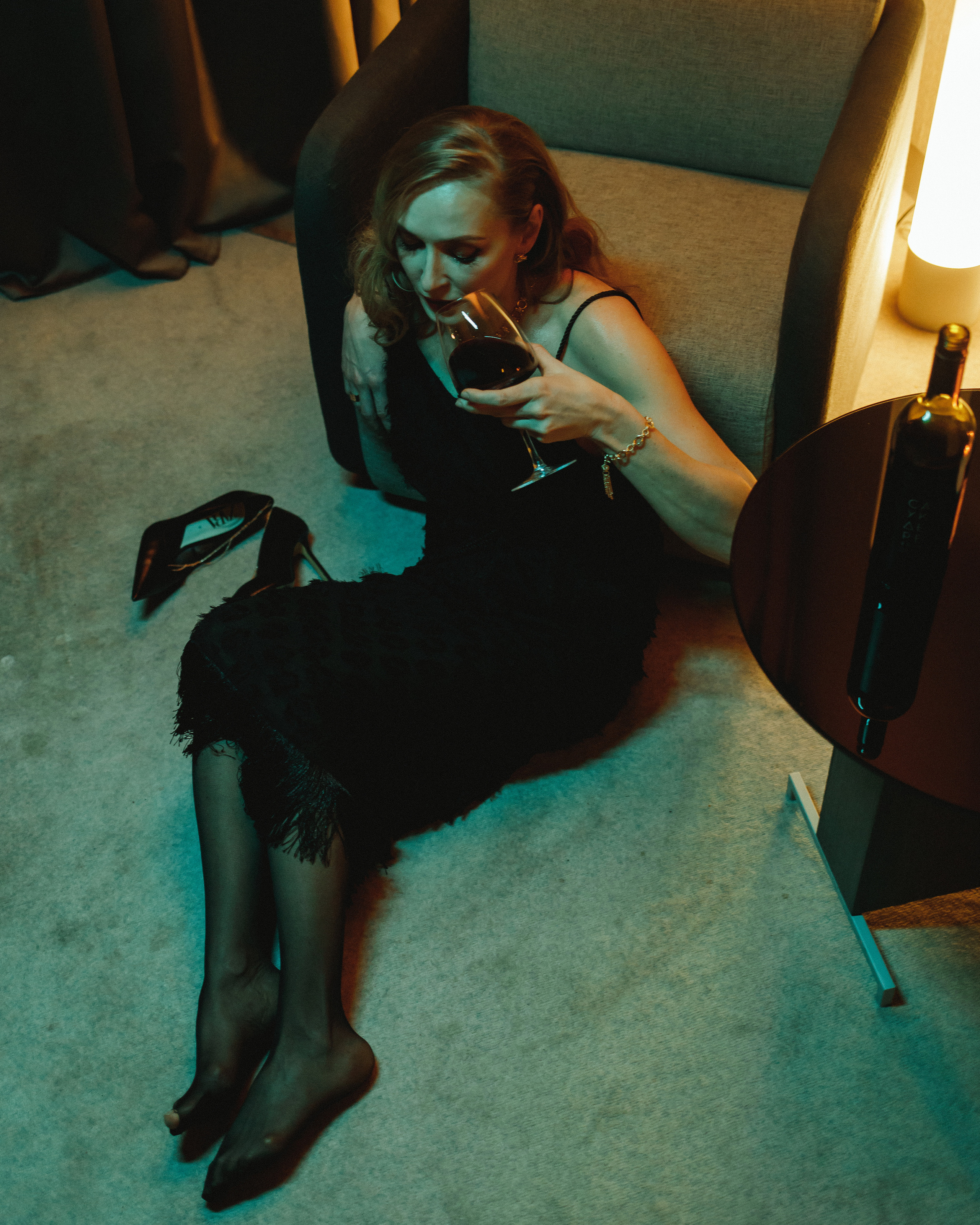 Woman and wine. Фотограф Андрей Куськало