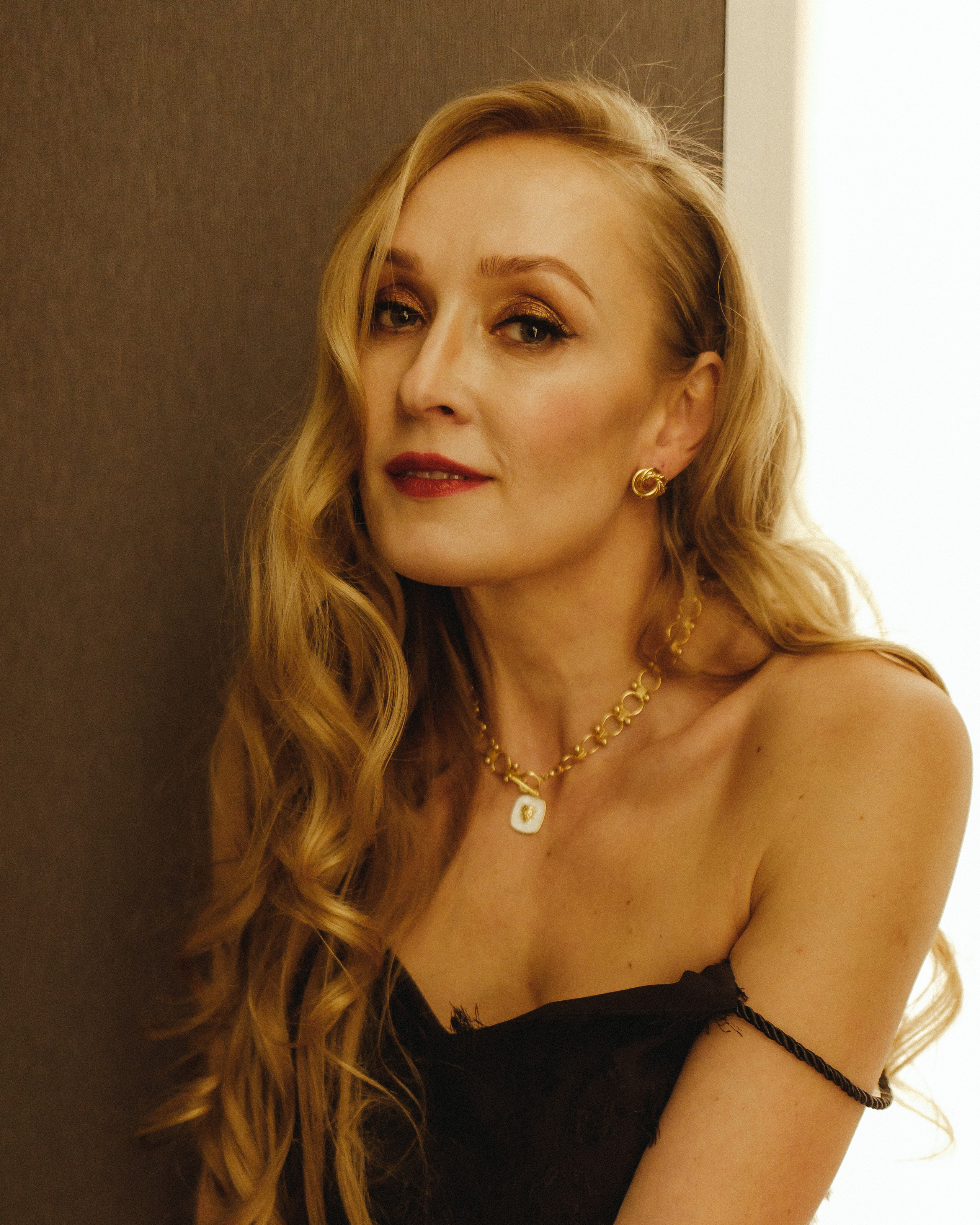 Woman and wine. Фотограф Андрей Куськало