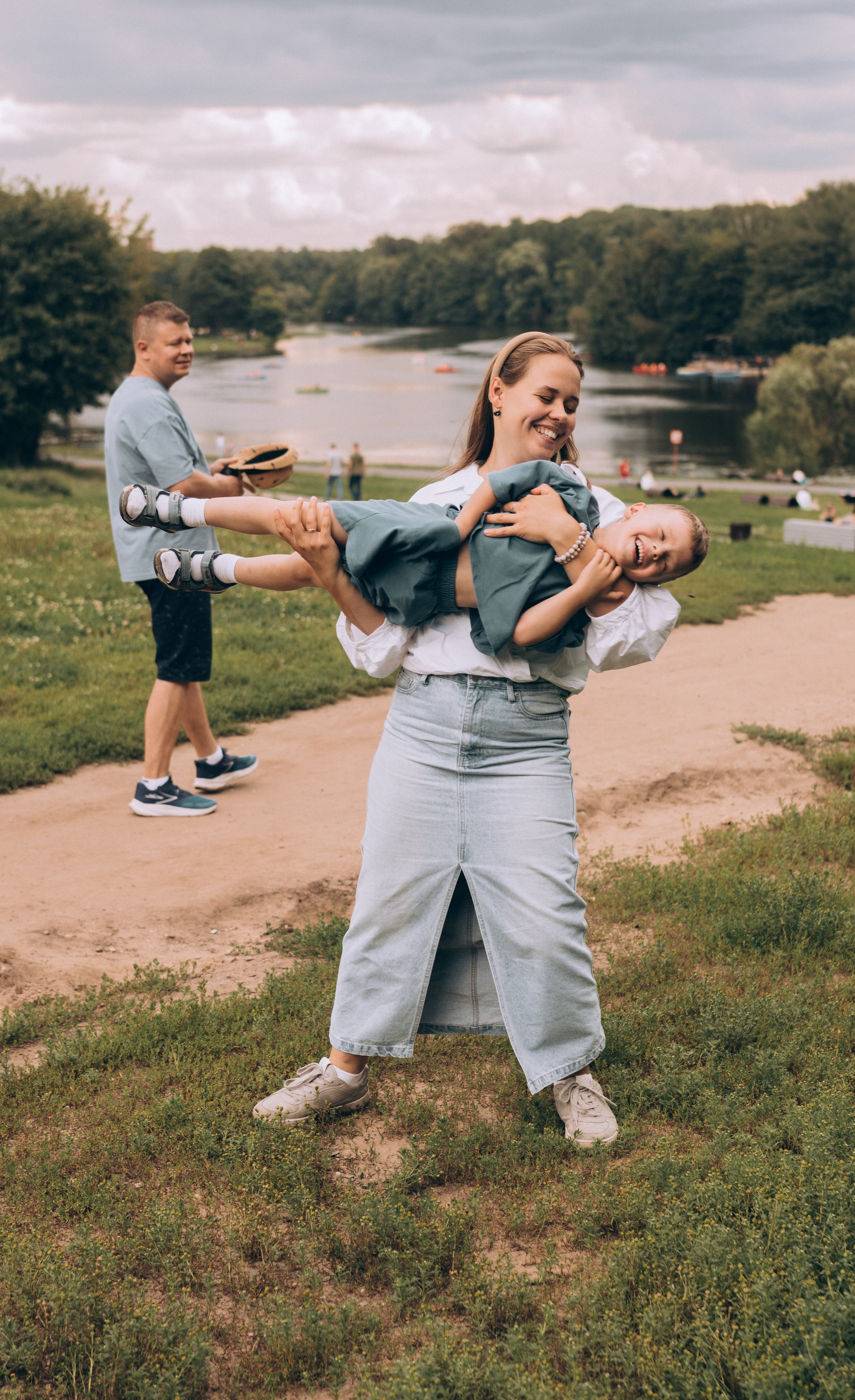 Семейная фотопрогулка. Семейный, ньюборн фотограф, фотограф на роды в Москве, Виктория Тюльдюкова