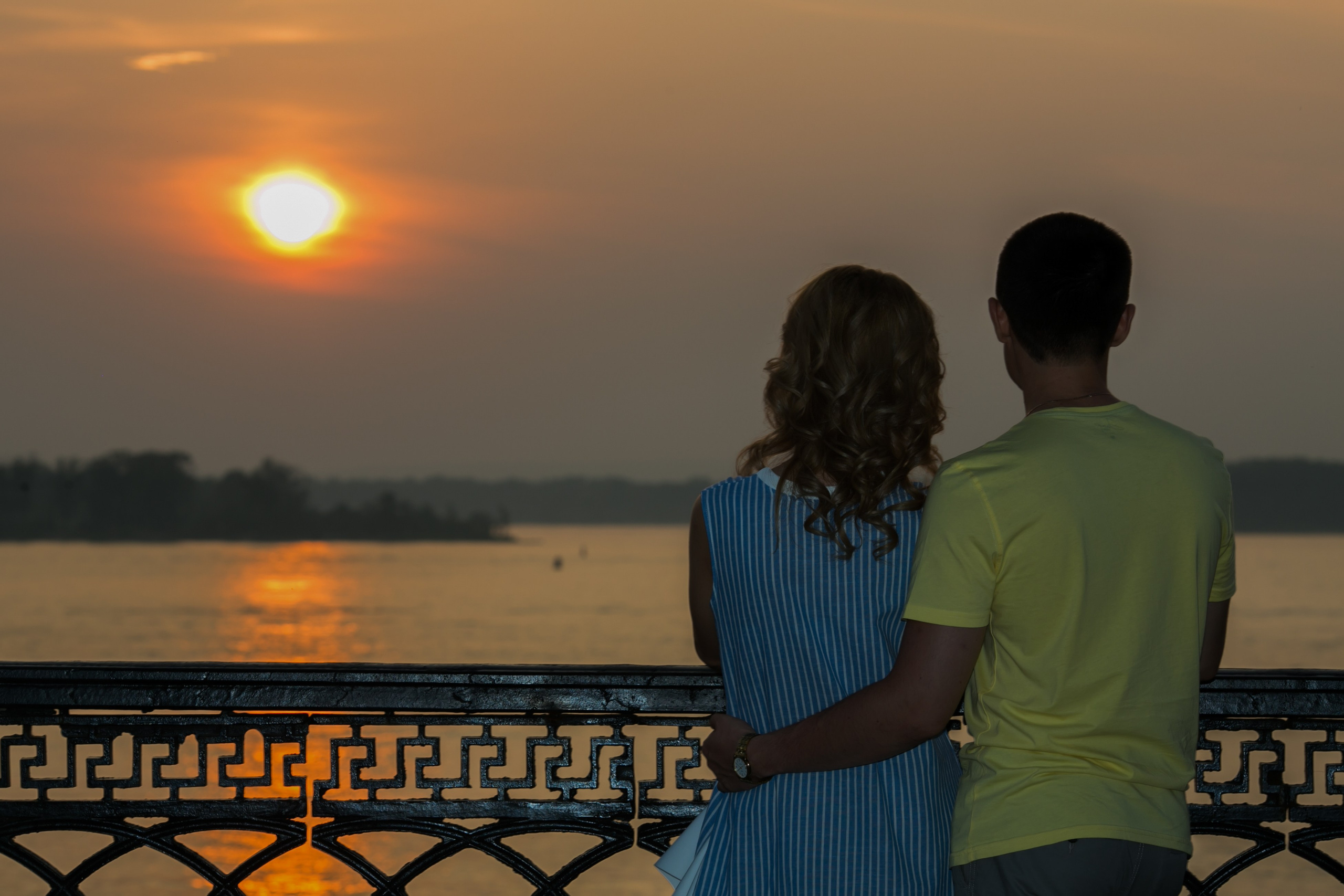 Love Story на набережной в Самаре. Свадебный фотограф, видеограф в Самаре, Самарской области. Видеосъемка
