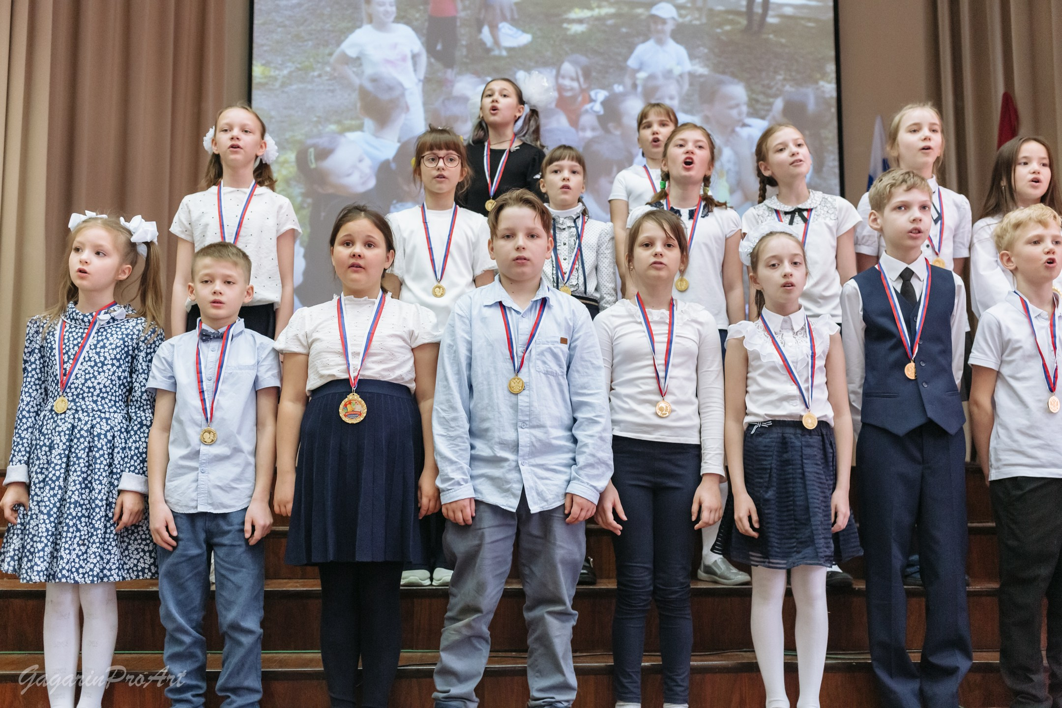 Репортаж в школе на выпускной. Фотограф на выпускной. GagarinProArt