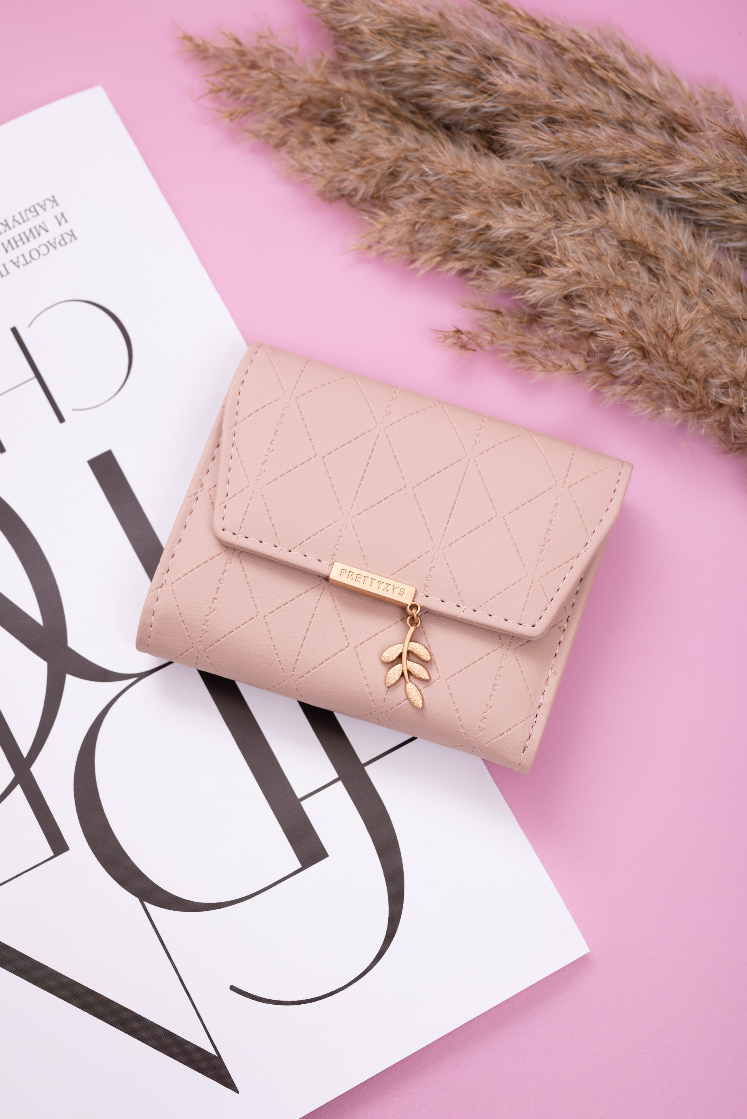 Кошельки. Предметный фотограф, фото для маркетплейсов Пятигорск, КМВ