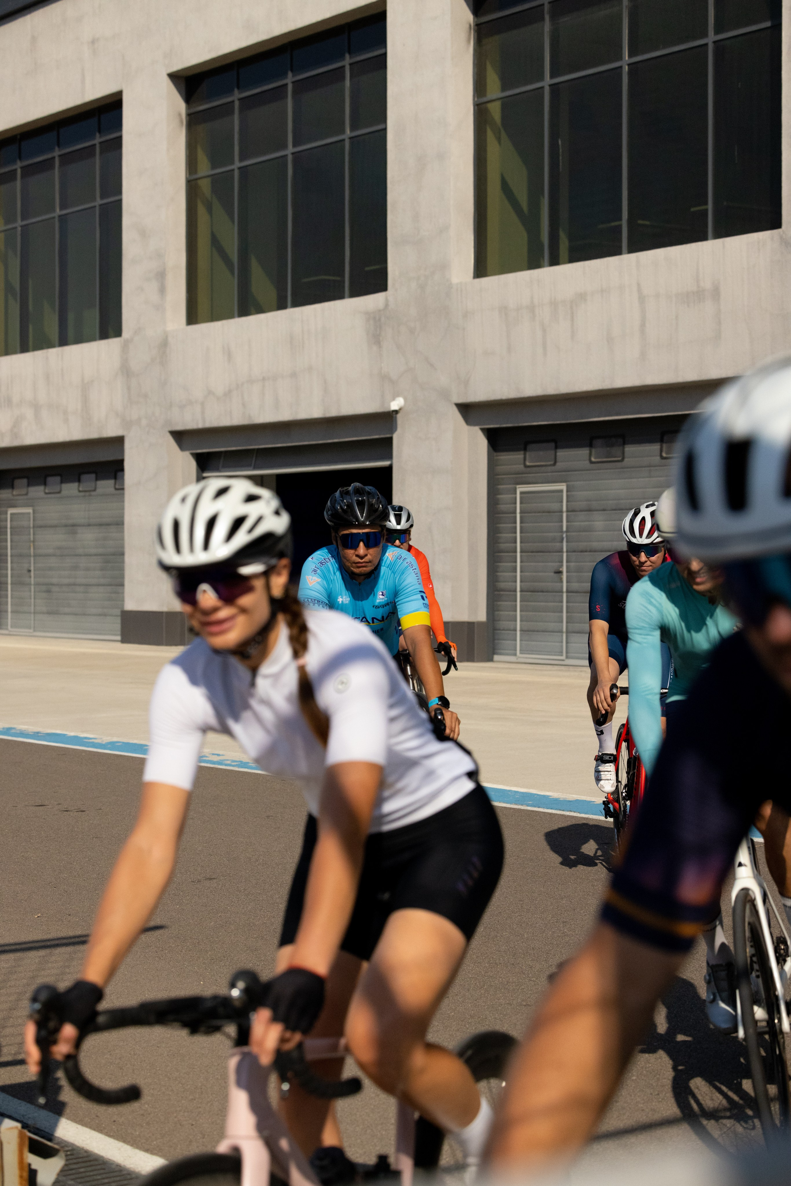 SUNDAYBIKE. Кристина Шнайдер репортажный фотограф Алматы
