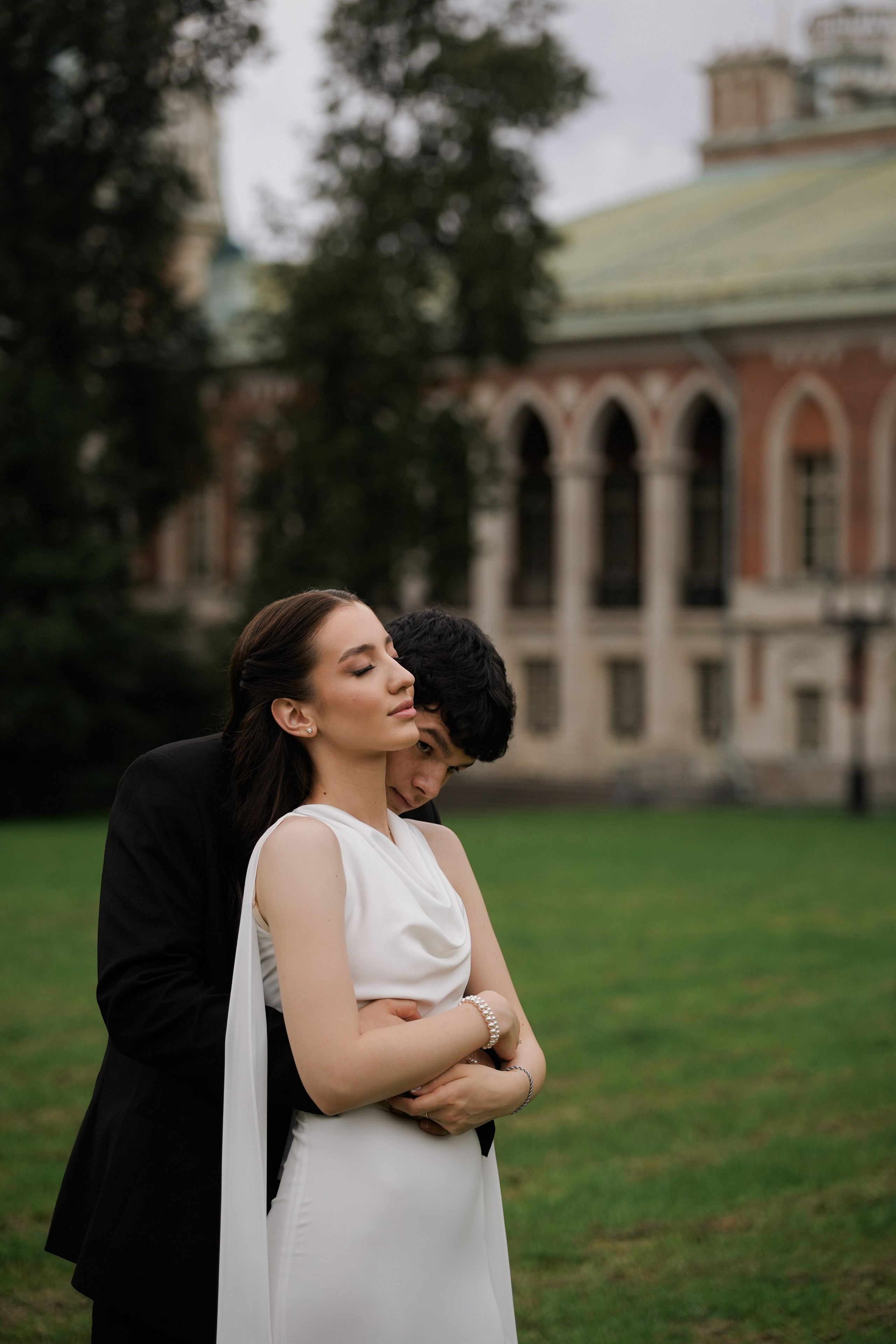 Свадебная фотосессия в усадьбе Царицыно