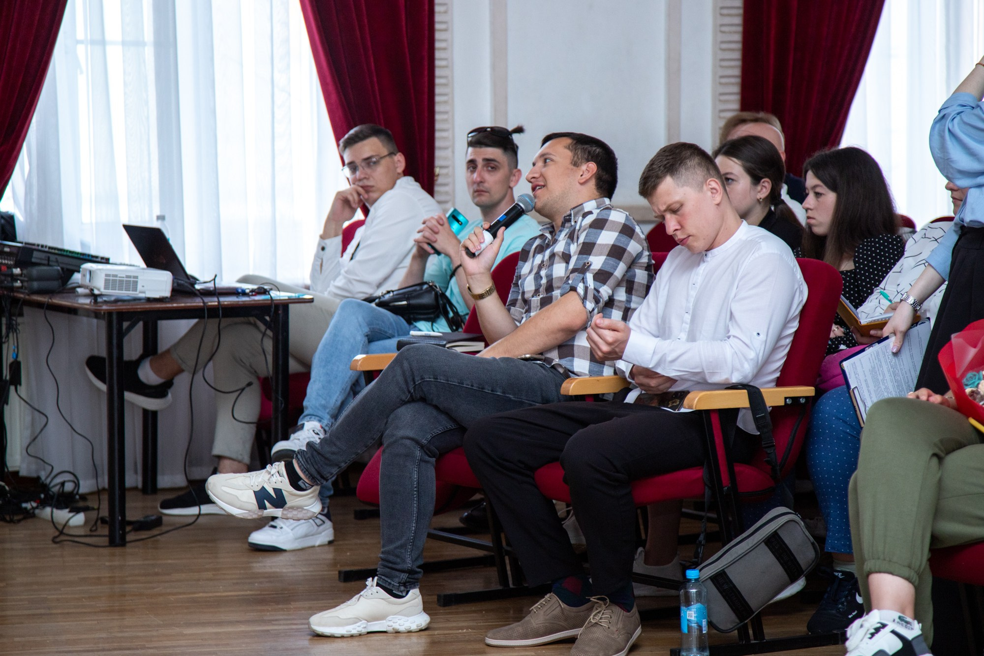 Встреча с победителями грантов «Росмолодёжи». Репортажный, промышленный и маркетплейс-фотограф Дмитрий Чернат