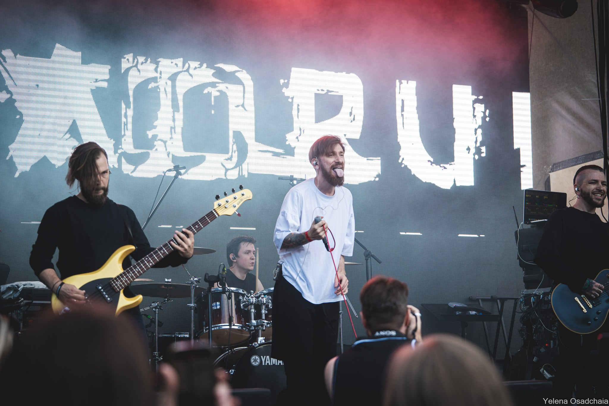 Живой 2025 — День 1. Елена Осадчая — фотографирую музыку на сцене и в жизни