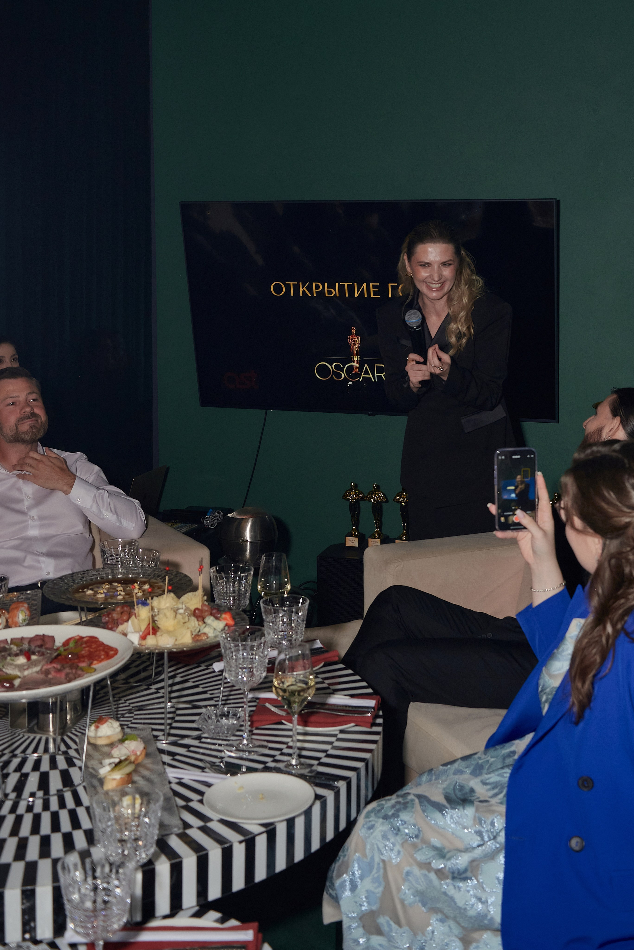 День рождения Светланы Пинигиной в караоке Divas. Наталия Дианова — фотограф для брендов и экспертов в Москве